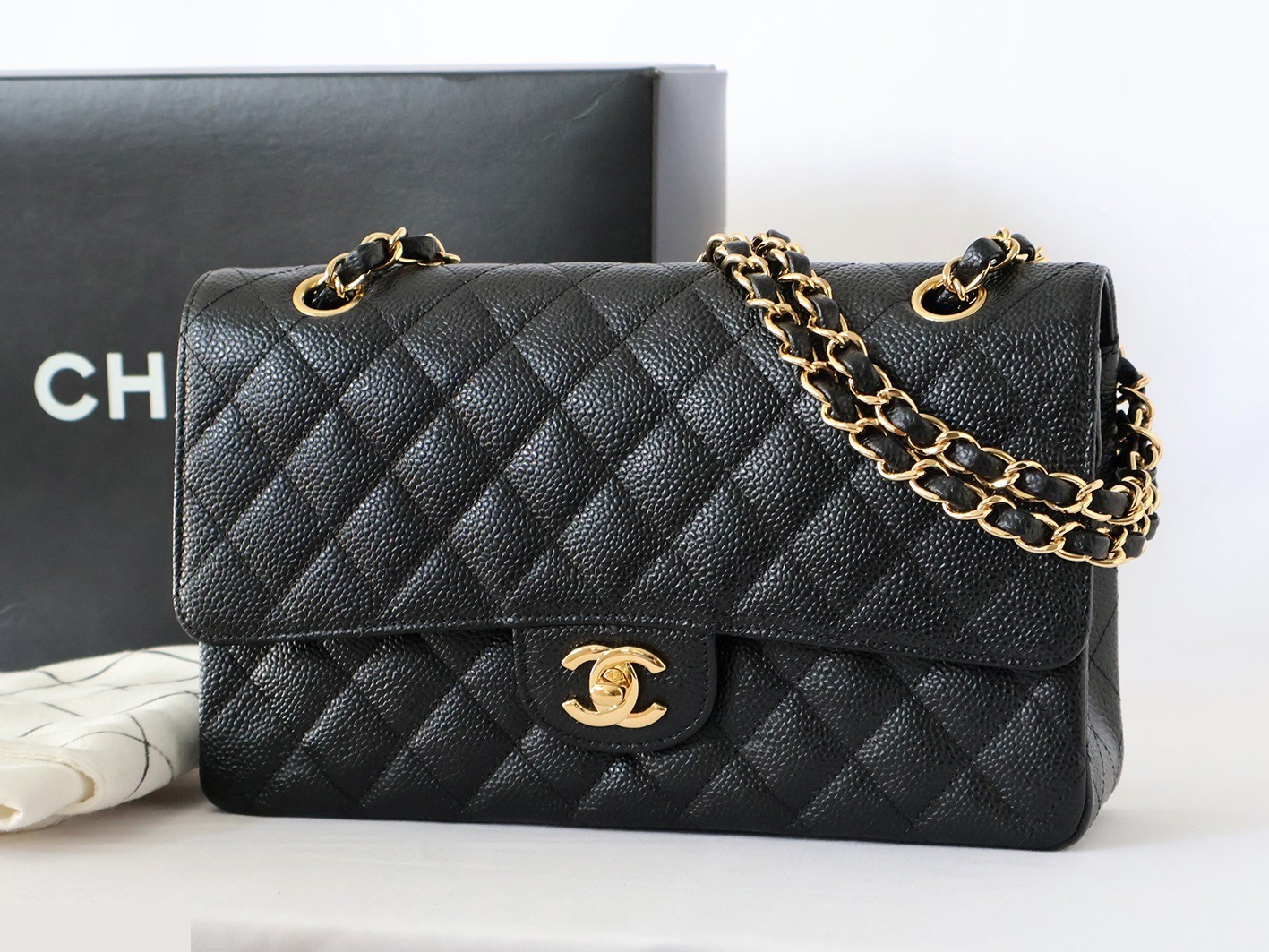 Caviar leather Matelassé 25 Double flap Double chain shoulder bag, black
