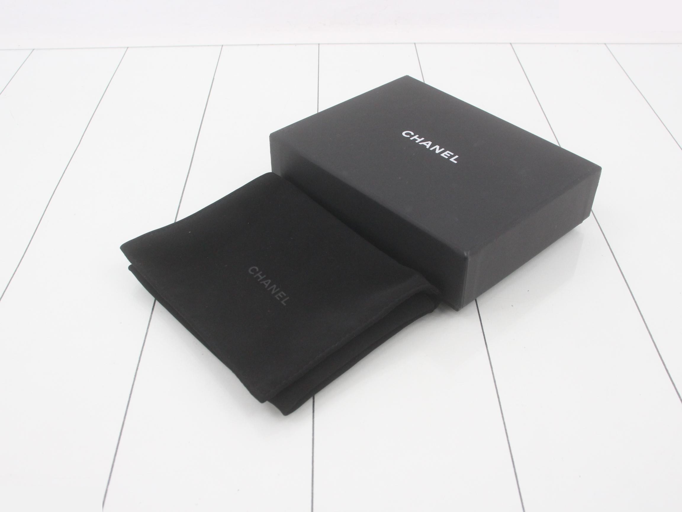 Matelassé Caviar Folding Wallet with Random Sticker — view 5