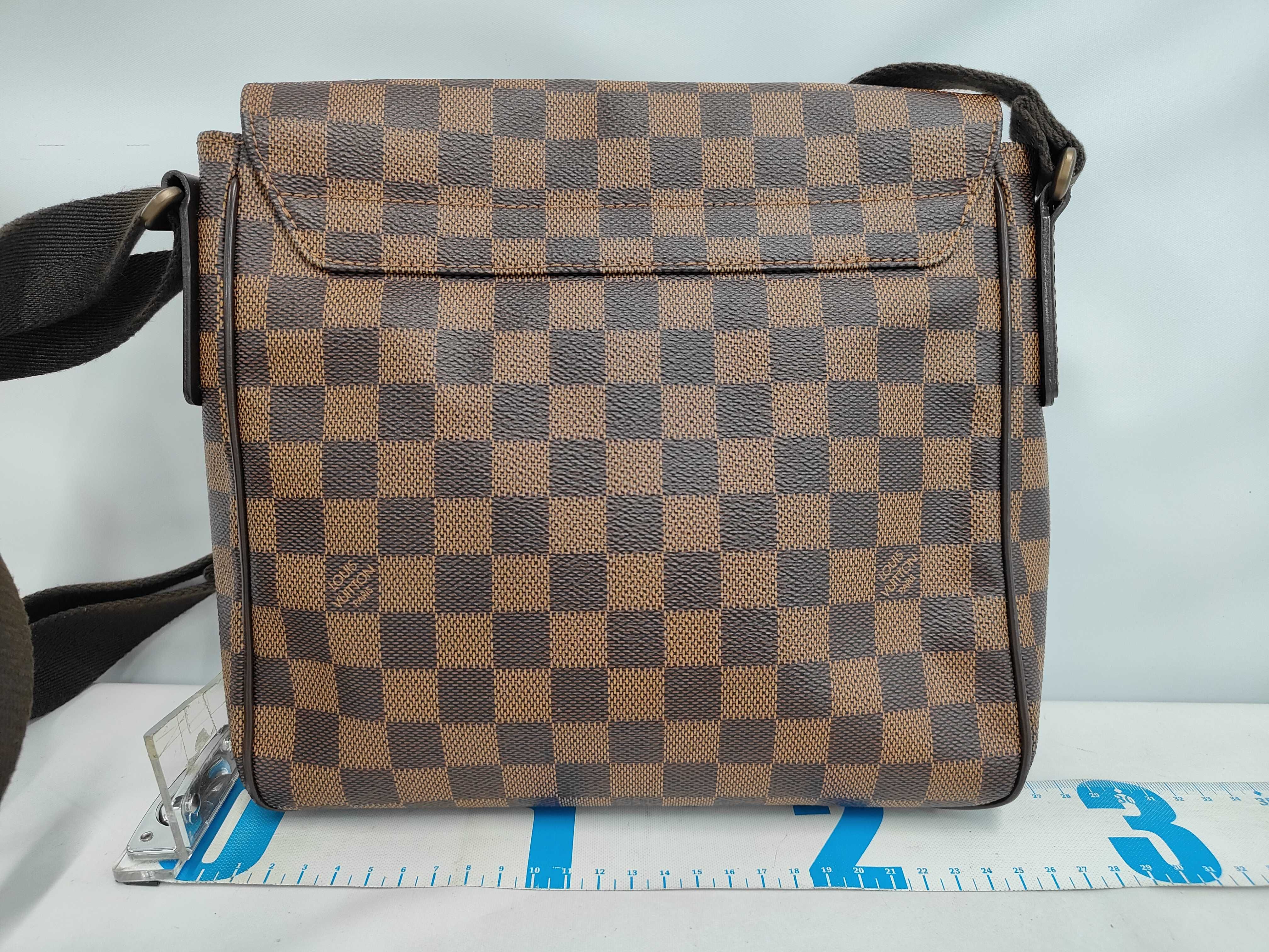 District PM Damier Ebene N41213 Shoulder Bag — view 2