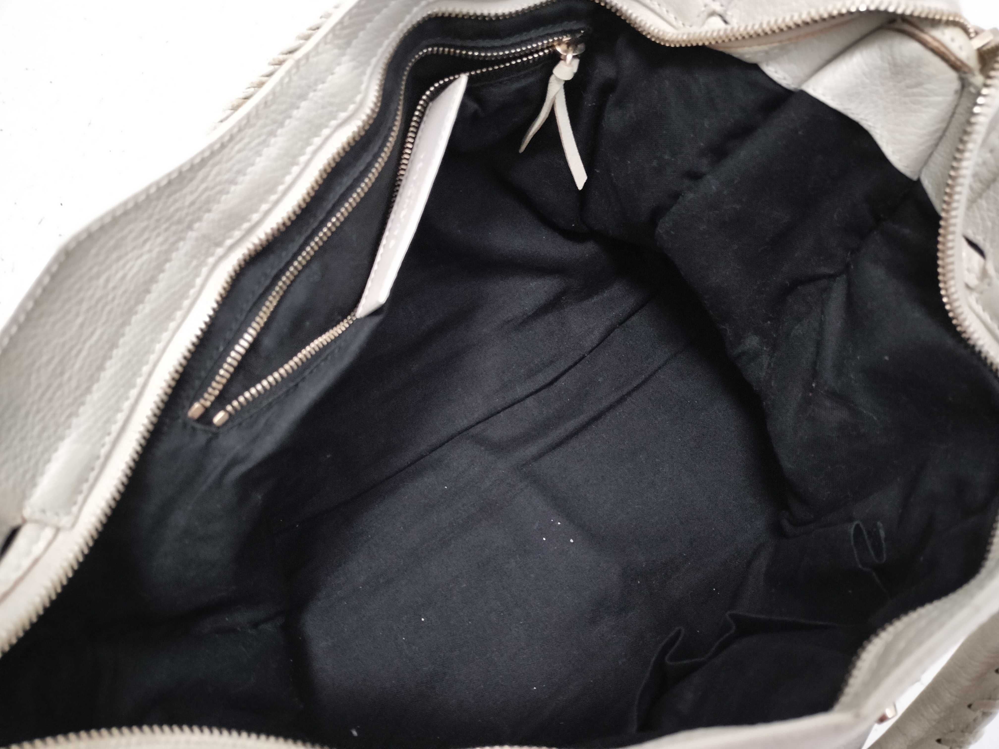 The City Balenciaga The City Leather 2-Way Handbag White 115748 One screw missing Handbag — view 11