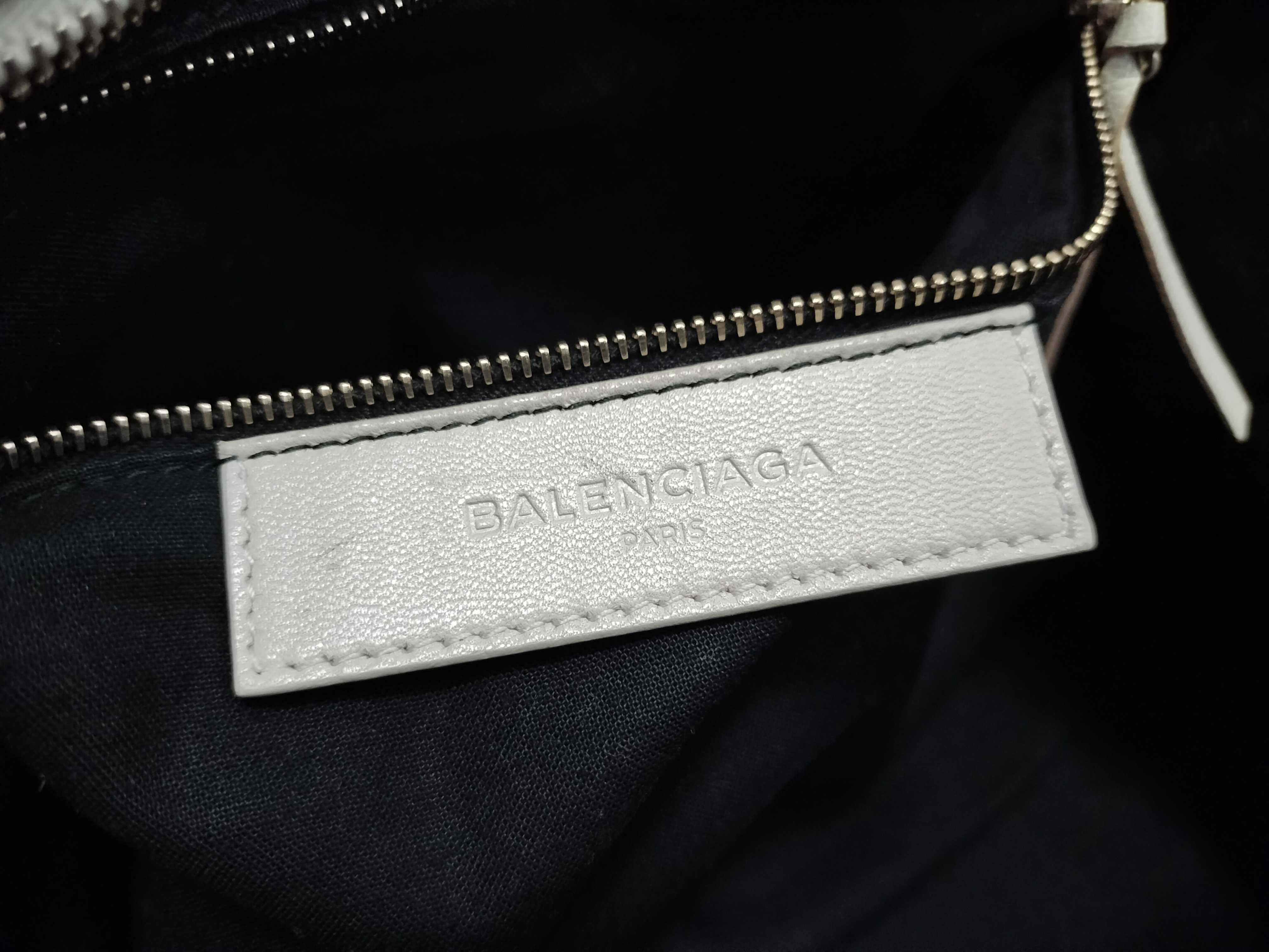 The City Balenciaga The City Leather 2-Way Handbag White 115748 One screw missing Handbag — view 13
