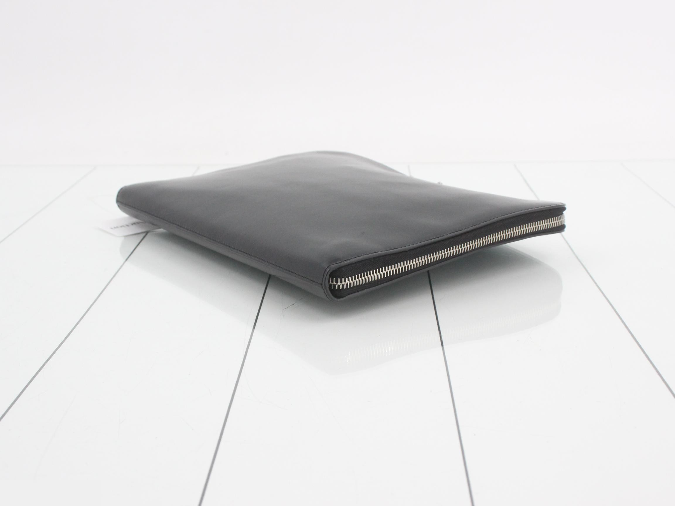 506691 Plate Logo Clutch Bag, L-shaped Zipper, Leather, Black — view 6