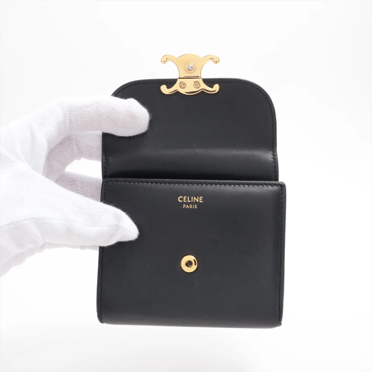 Triomphe Small Flap Wallet Leather Compact Wallet Black — view 3