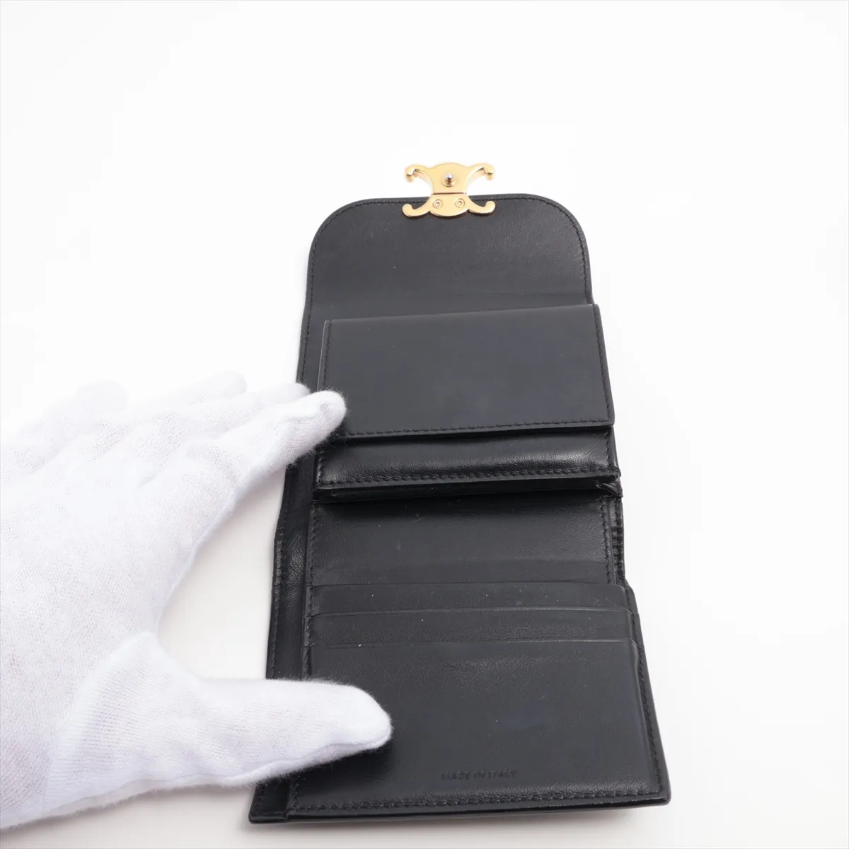 Triomphe Small Flap Wallet Leather Compact Wallet Black — view 4