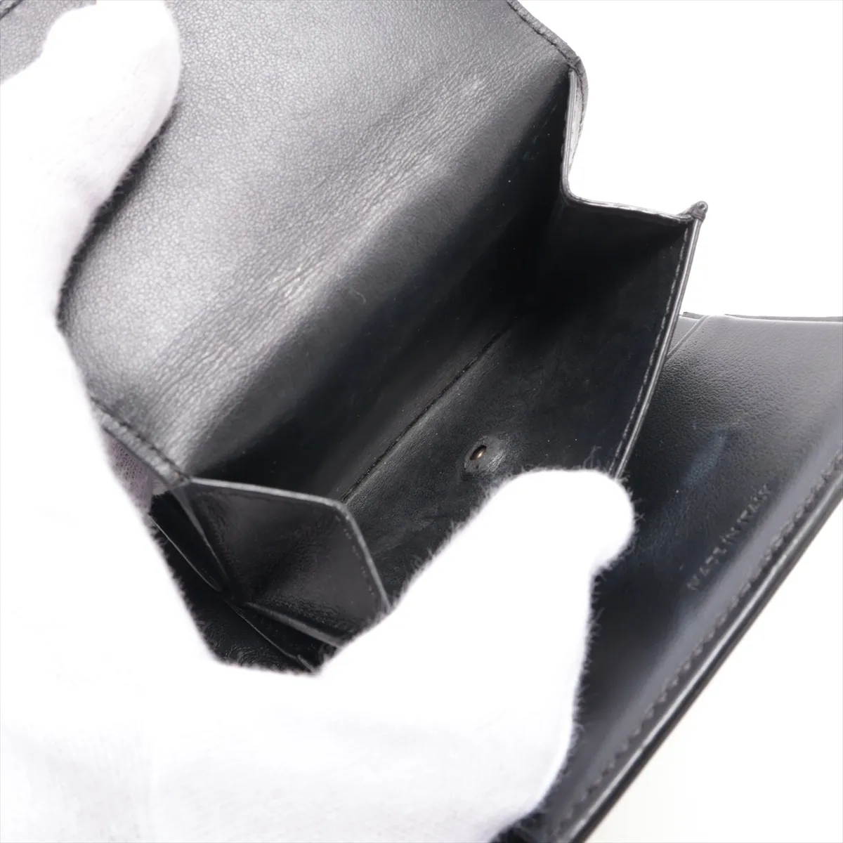 Triomphe Small Flap Wallet Leather Compact Wallet Black — view 8