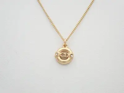 Gold necklace, chain approximately 44cm