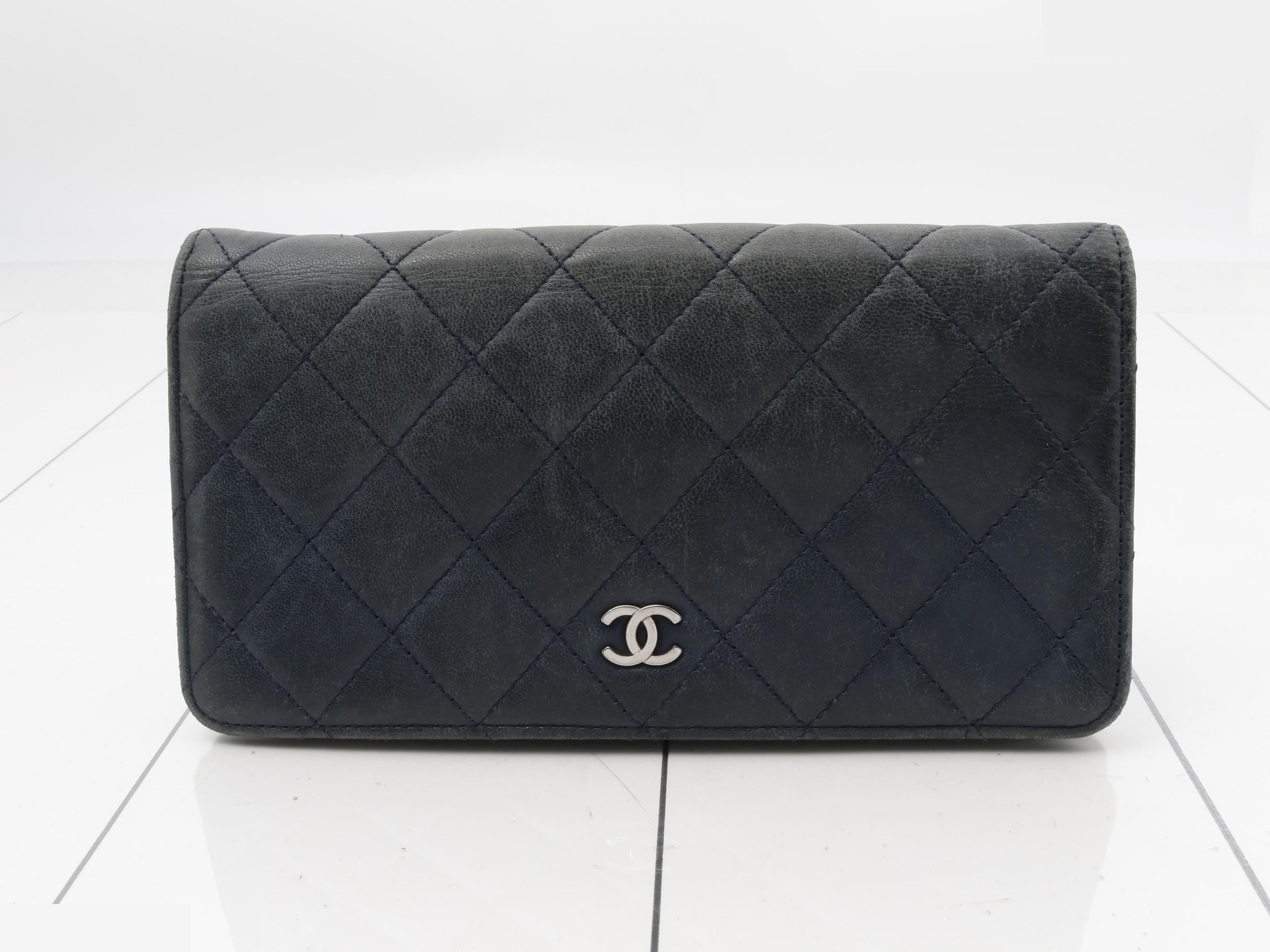 Matelassé (bag) and wallet, Coco Mark, navy