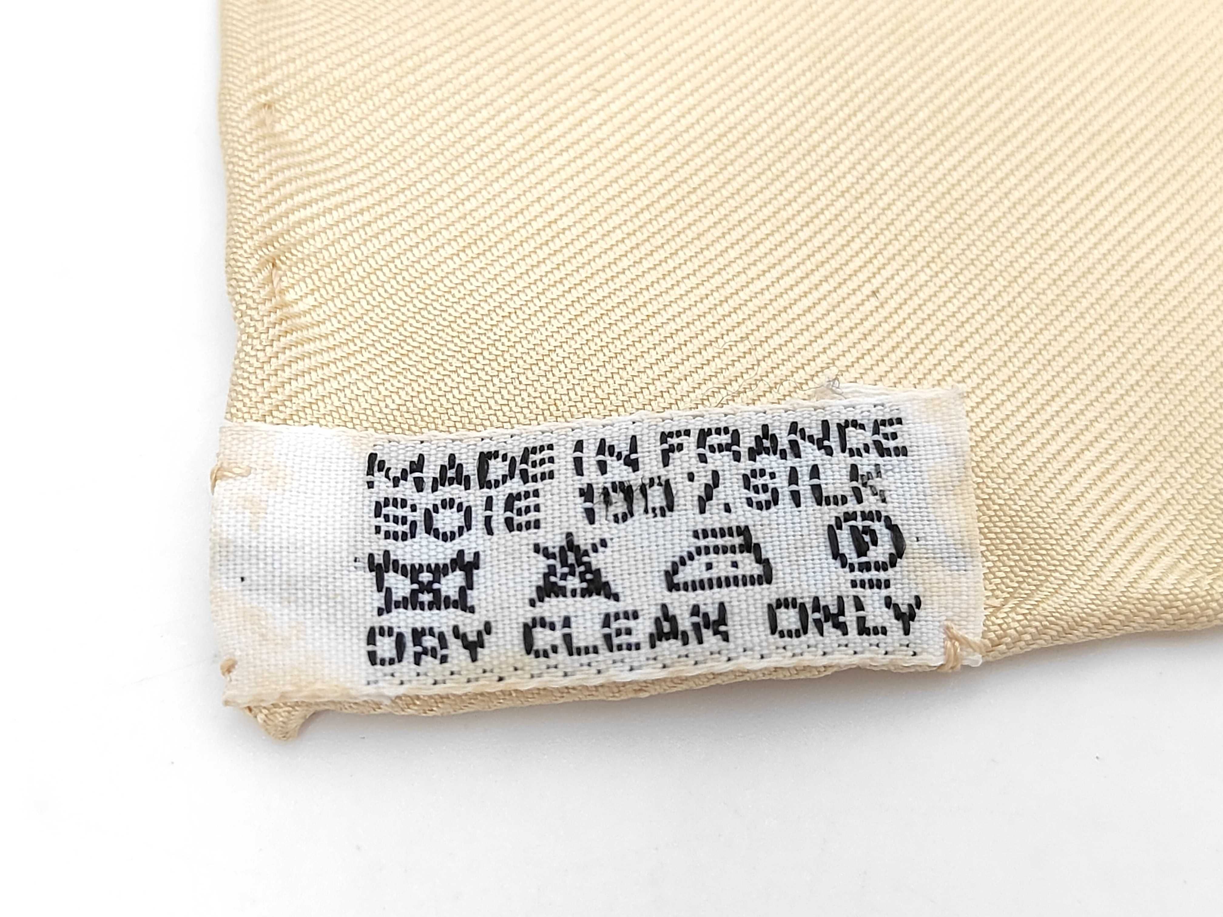 100% Silk Carre 90 "Music Played by Spheres" Beige Blue Other Accessories — view 4