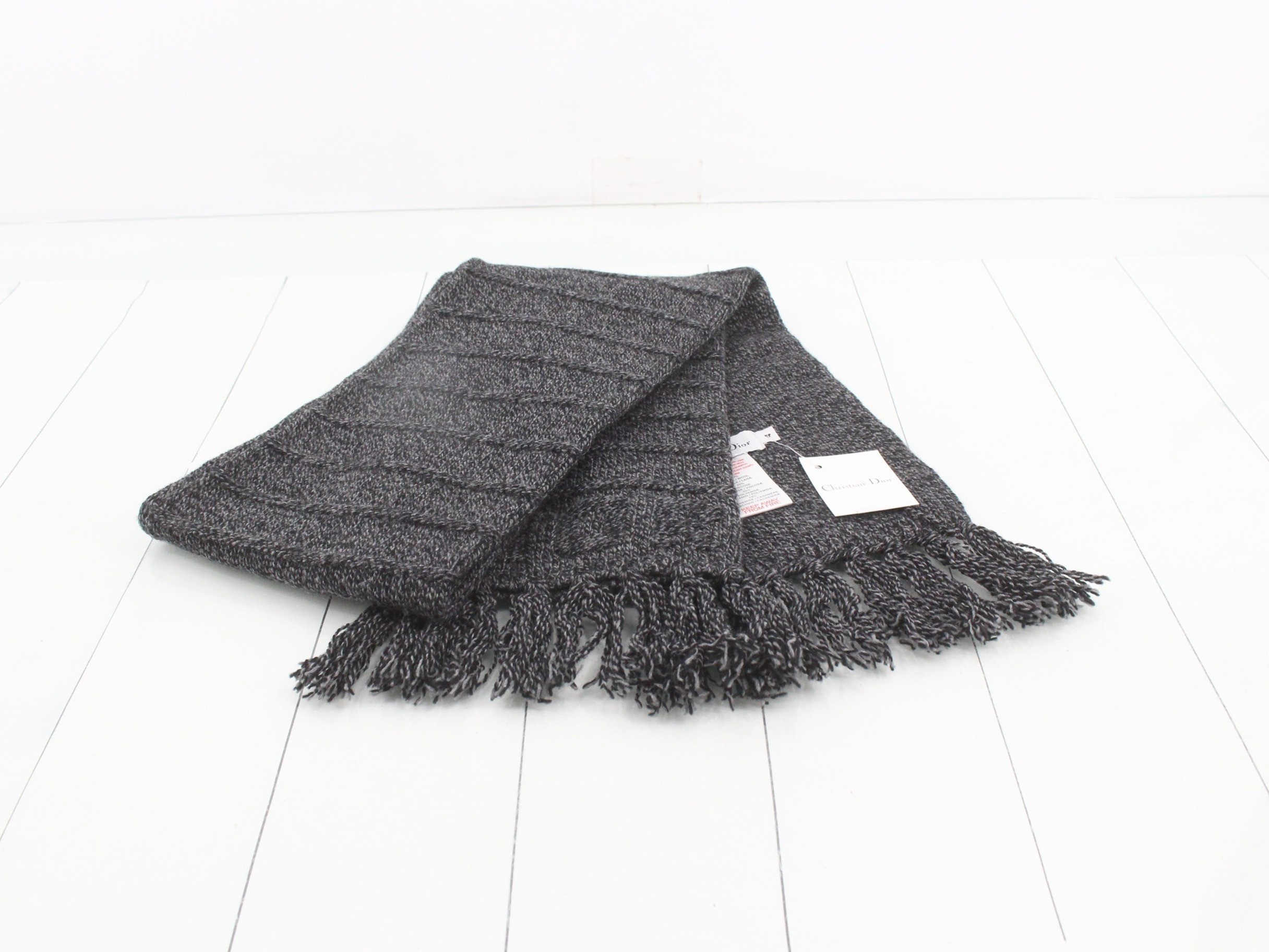 Other lines: Small items, accessories, and scarves — view 3