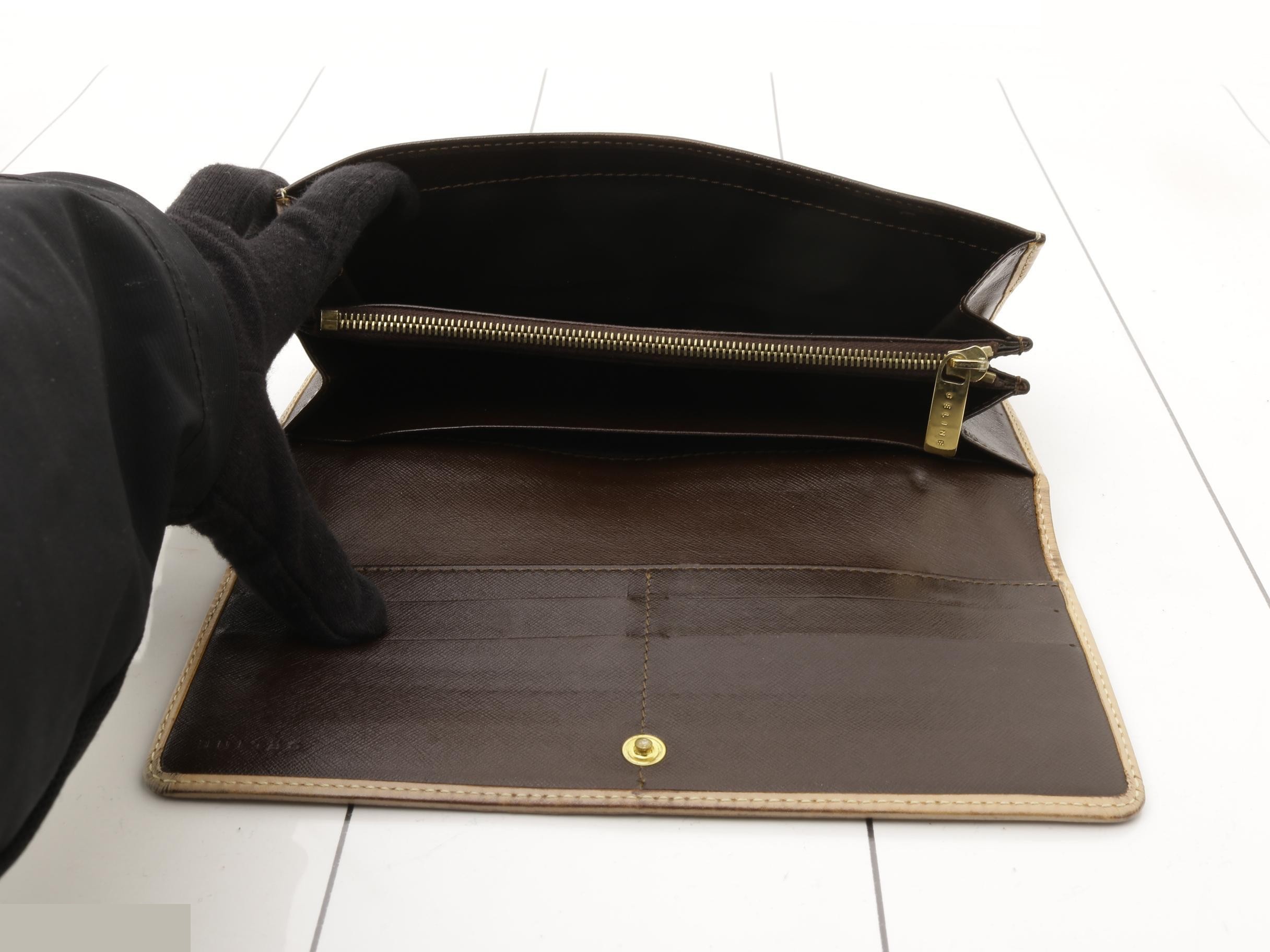 Other lines: Bags and Wallets — view 4