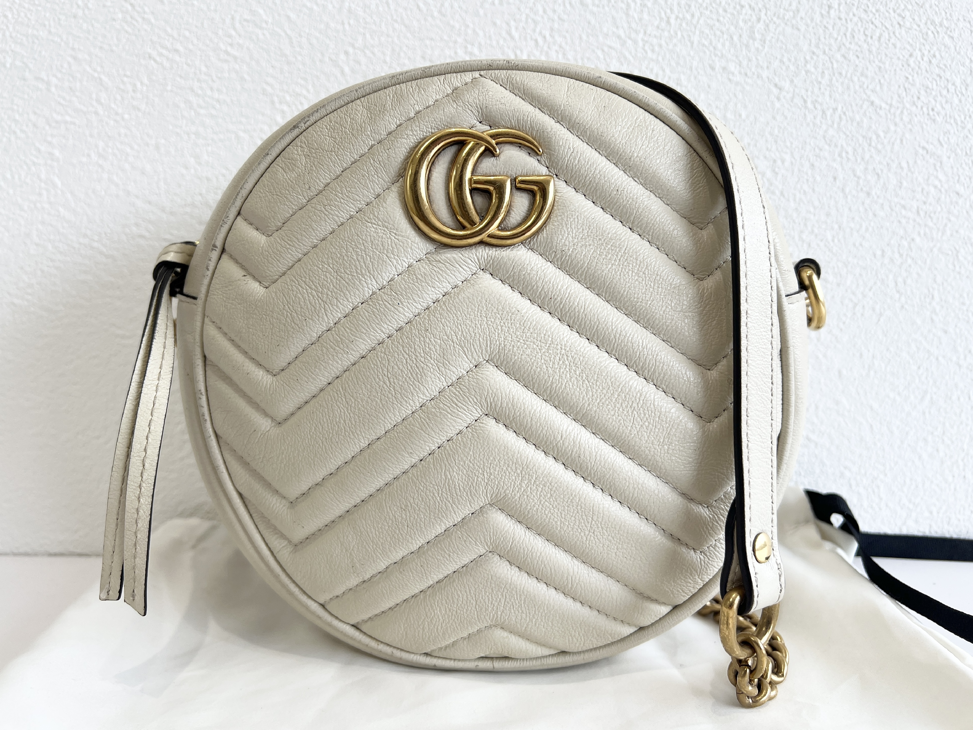 Marmont Quilted GG Logo Leather Round Chain Shoulder Bag