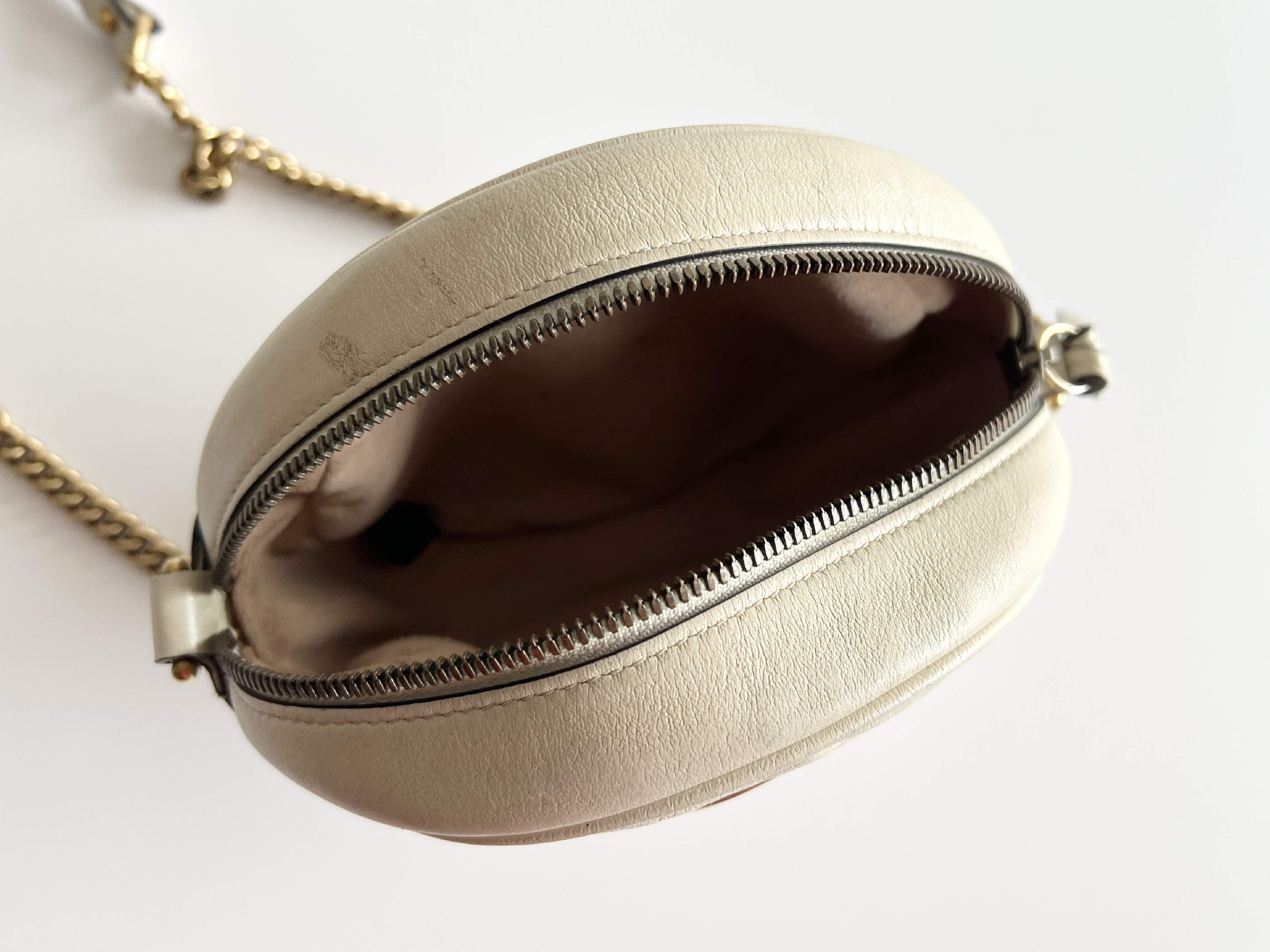 Marmont Quilted GG Logo Leather Round Chain Shoulder Bag — view 4