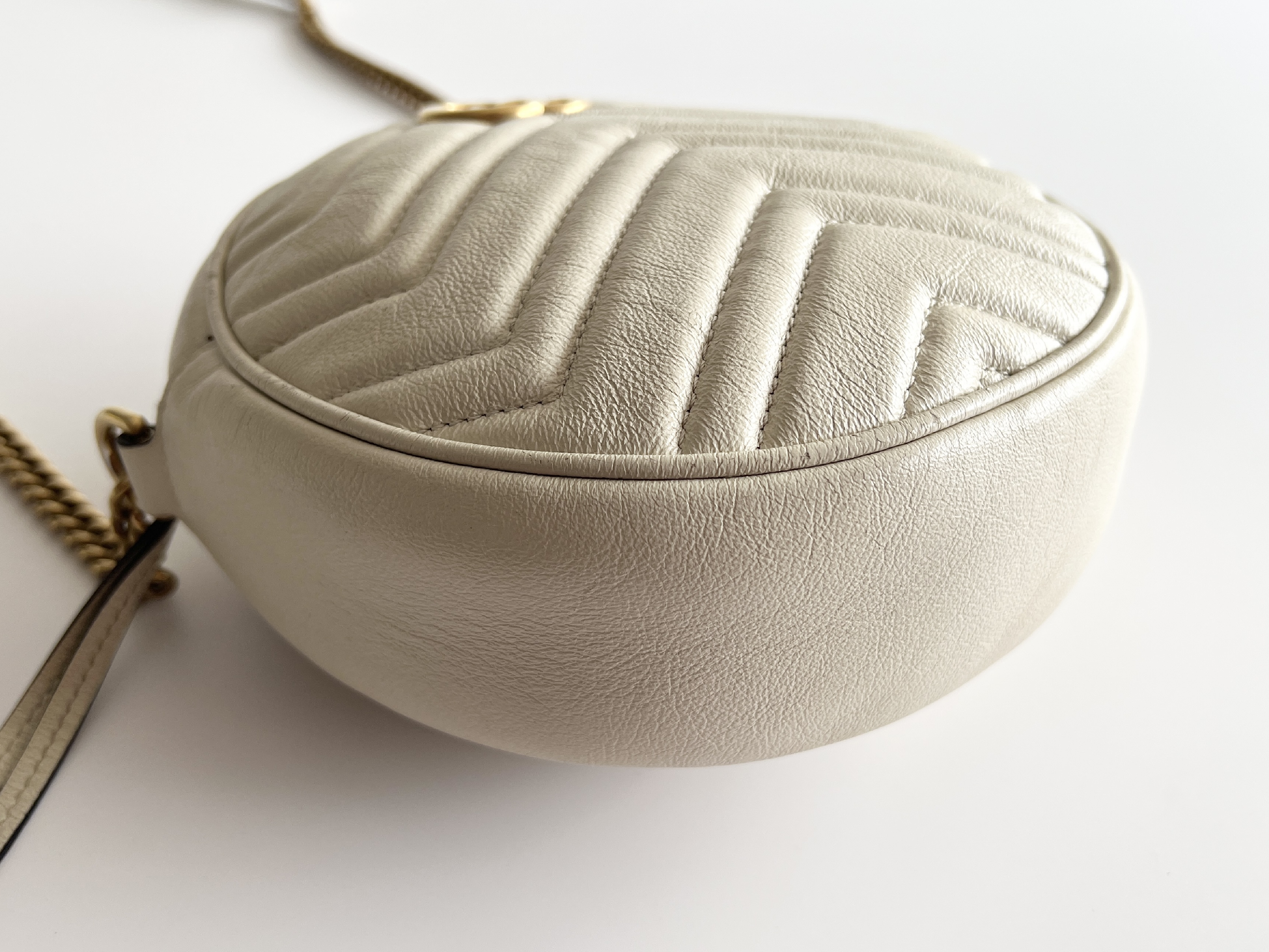 Marmont Quilted GG Logo Leather Round Chain Shoulder Bag — view 8