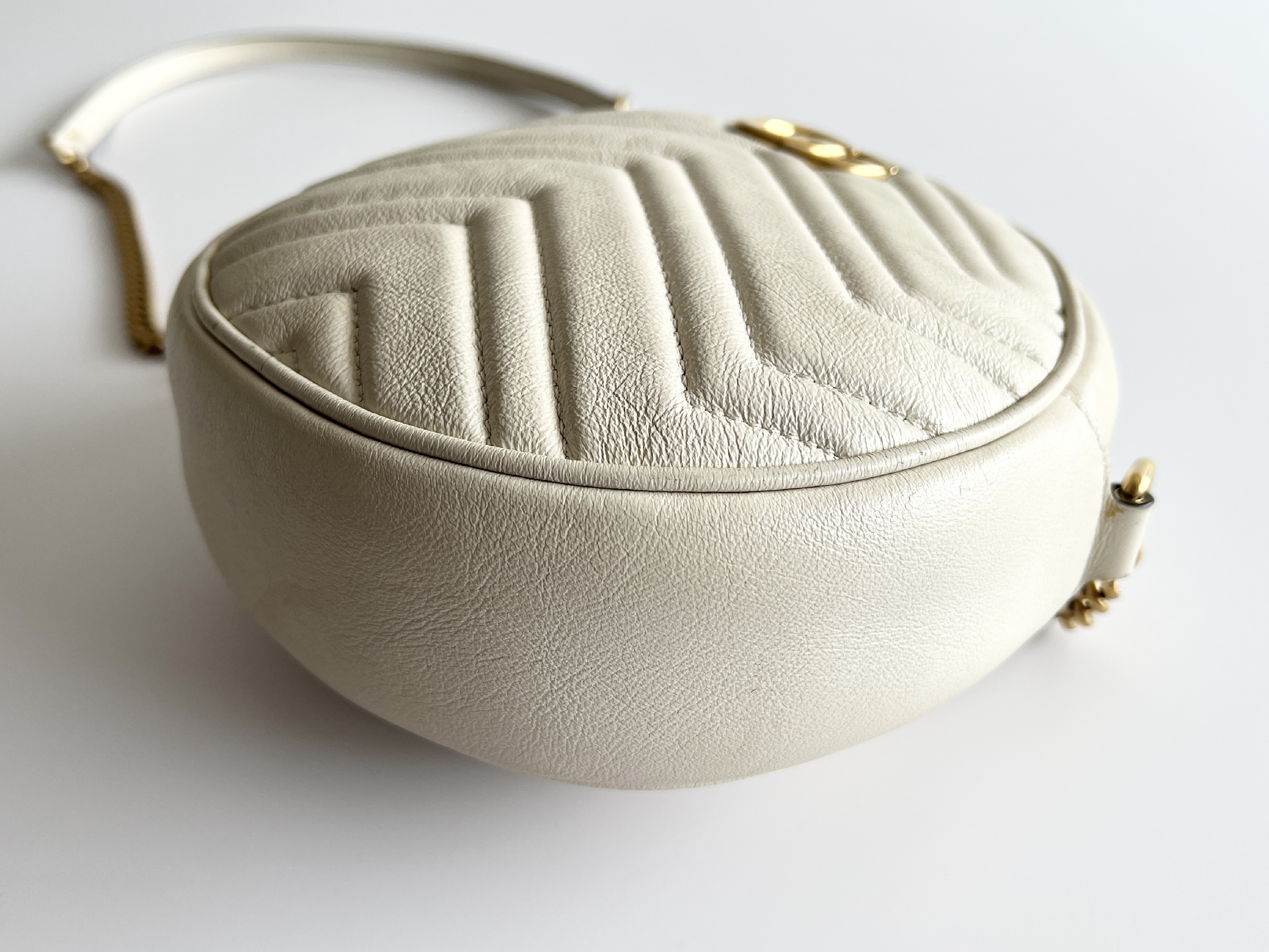 Marmont Quilted GG Logo Leather Round Chain Shoulder Bag — view 9