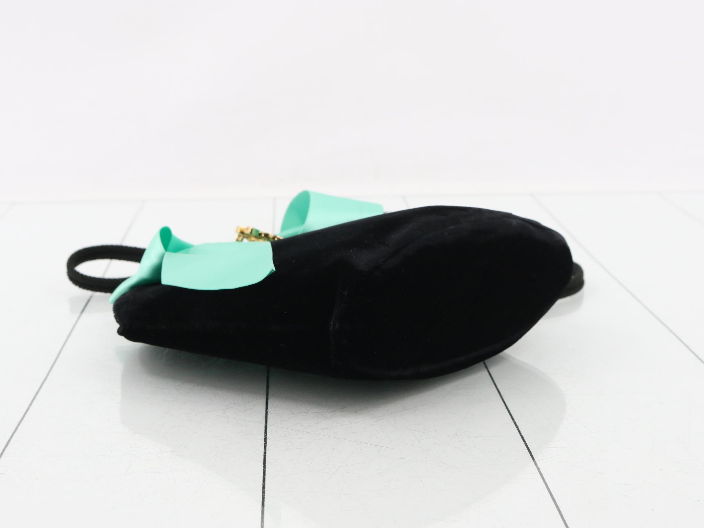 Velvet shoulder bag with brooch and ribbon — view 5