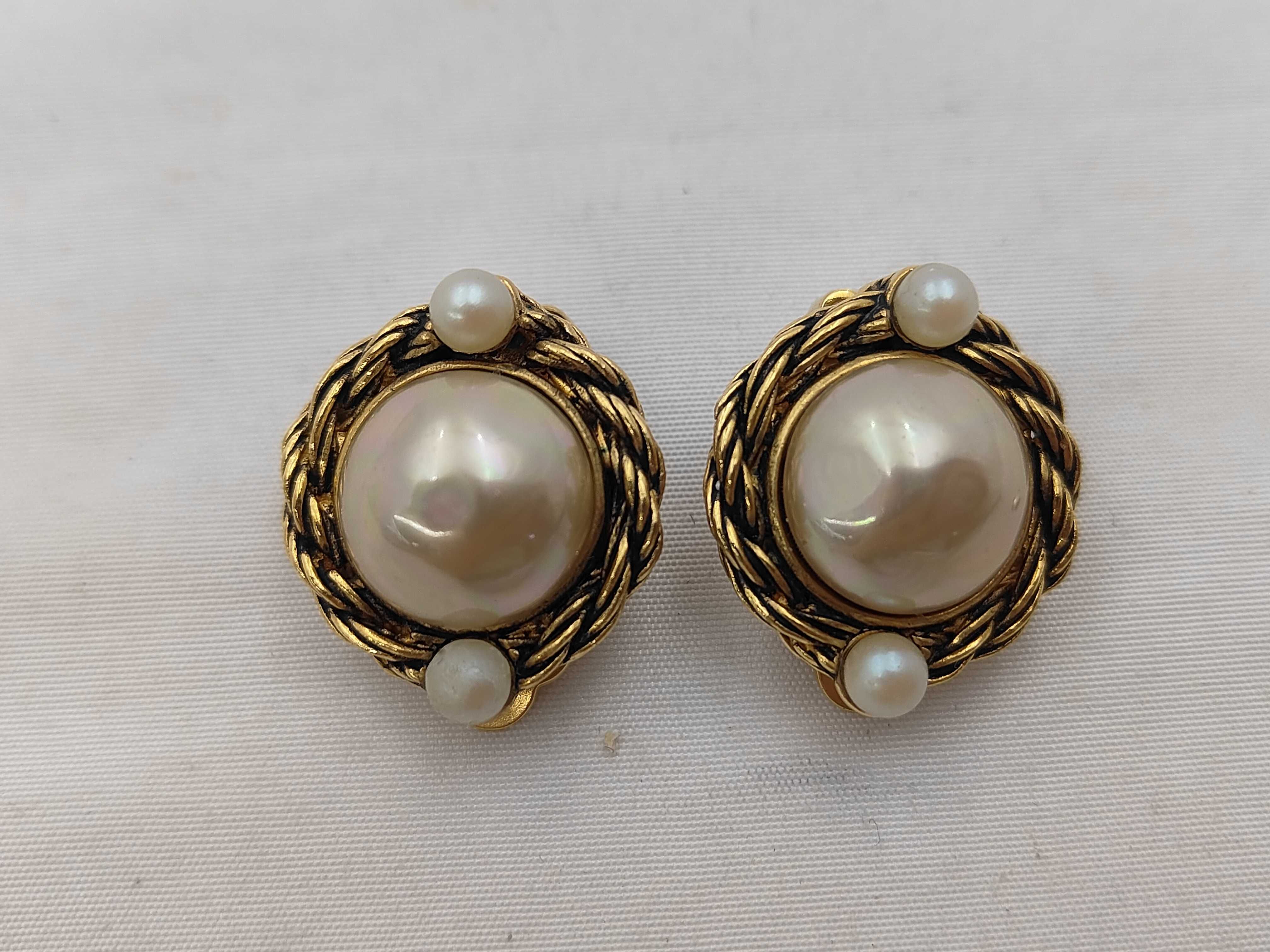 1982 Earrings