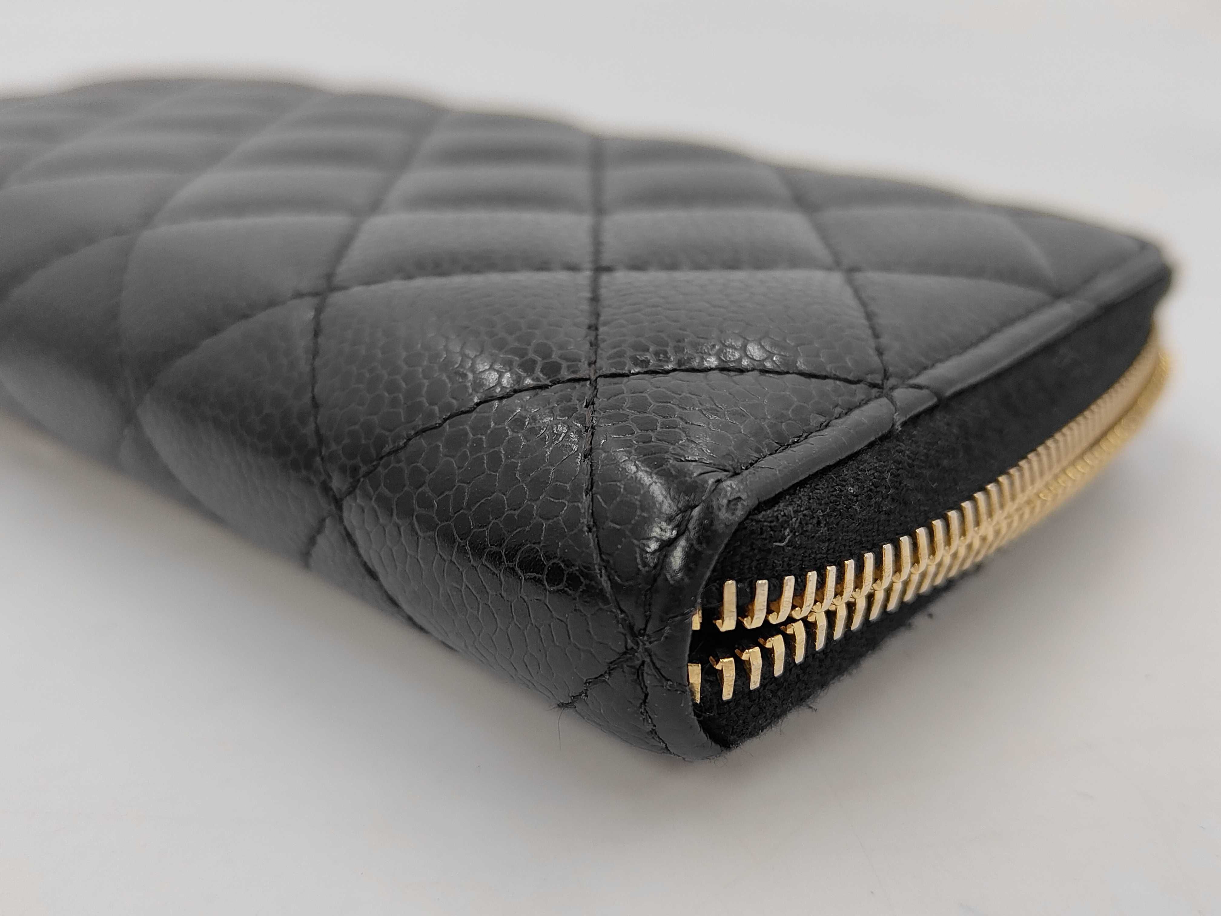 Matelassé Caviar Skin Round Zip Long Wallet 22118*** Accessories: Box, Guarantee Card Wallet — view 3