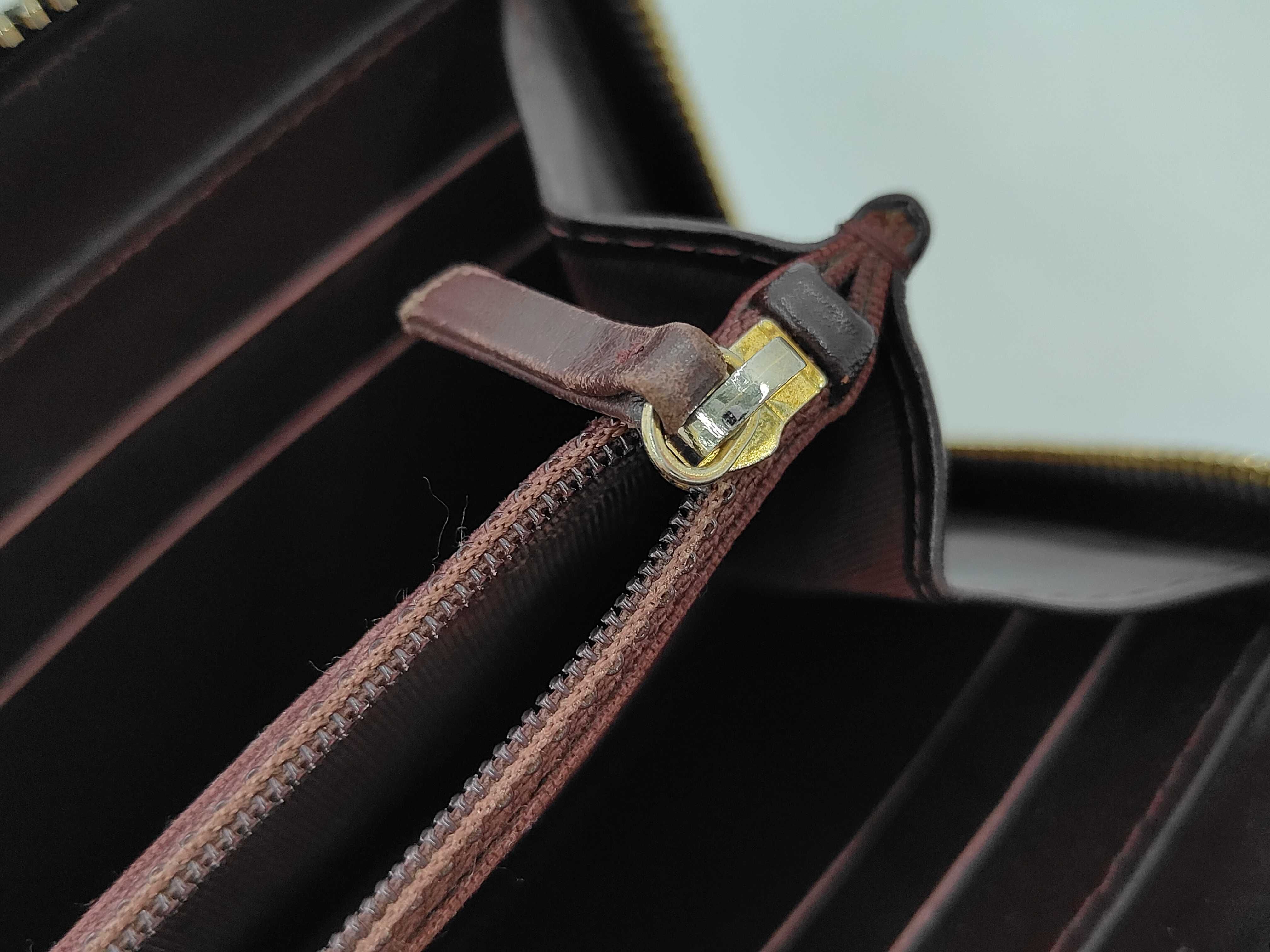 Matelassé Caviar Skin Round Zip Long Wallet 22118*** Accessories: Box, Guarantee Card Wallet — view 7