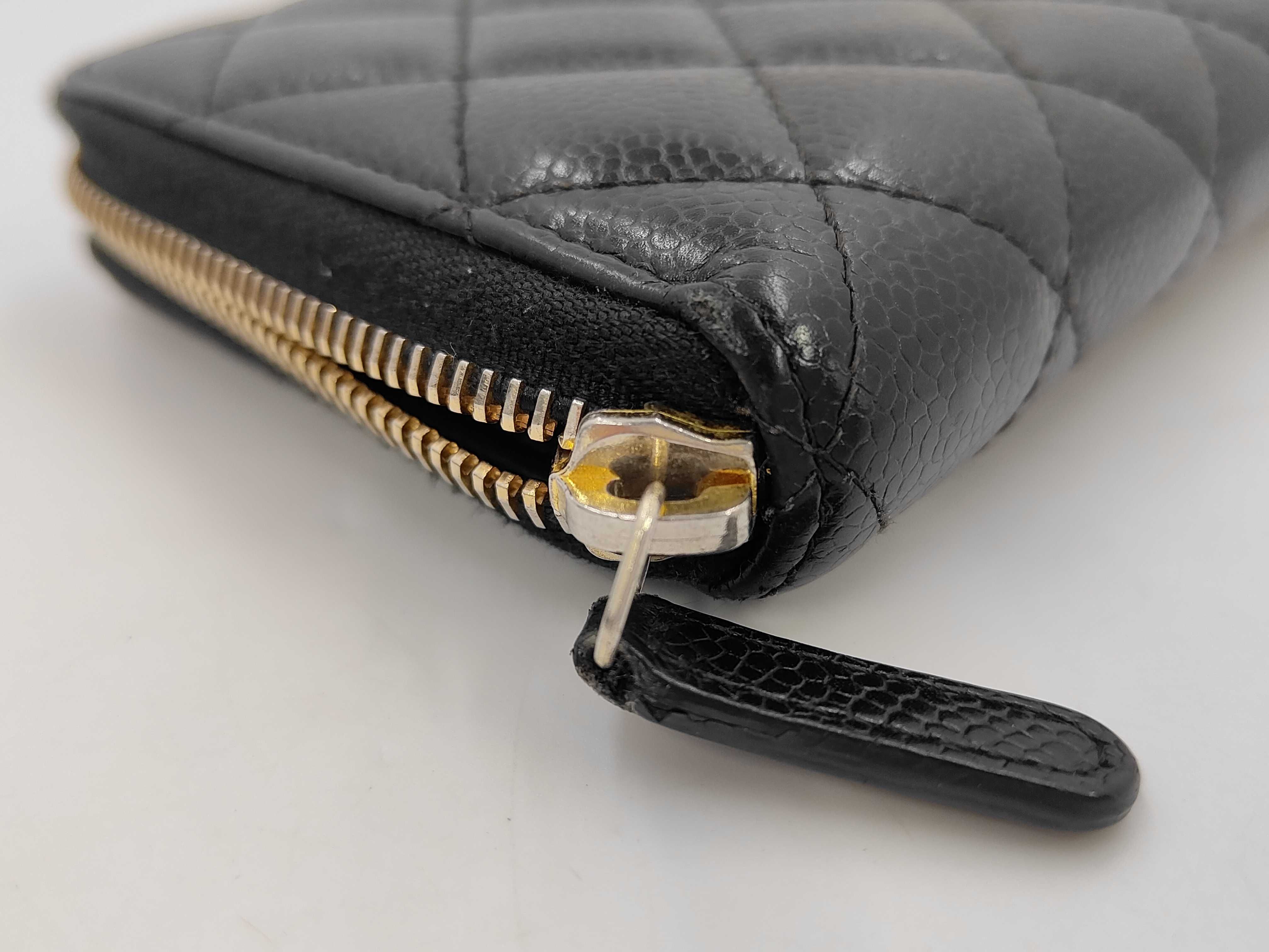 Matelassé Caviar Skin Round Zip Long Wallet 22118*** Accessories: Box, Guarantee Card Wallet — view 8