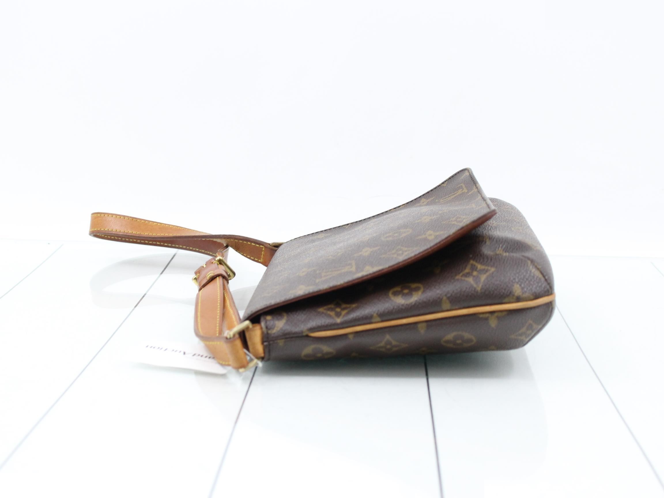 M51257 Musette Tango Short Shoulder Bag — view 4