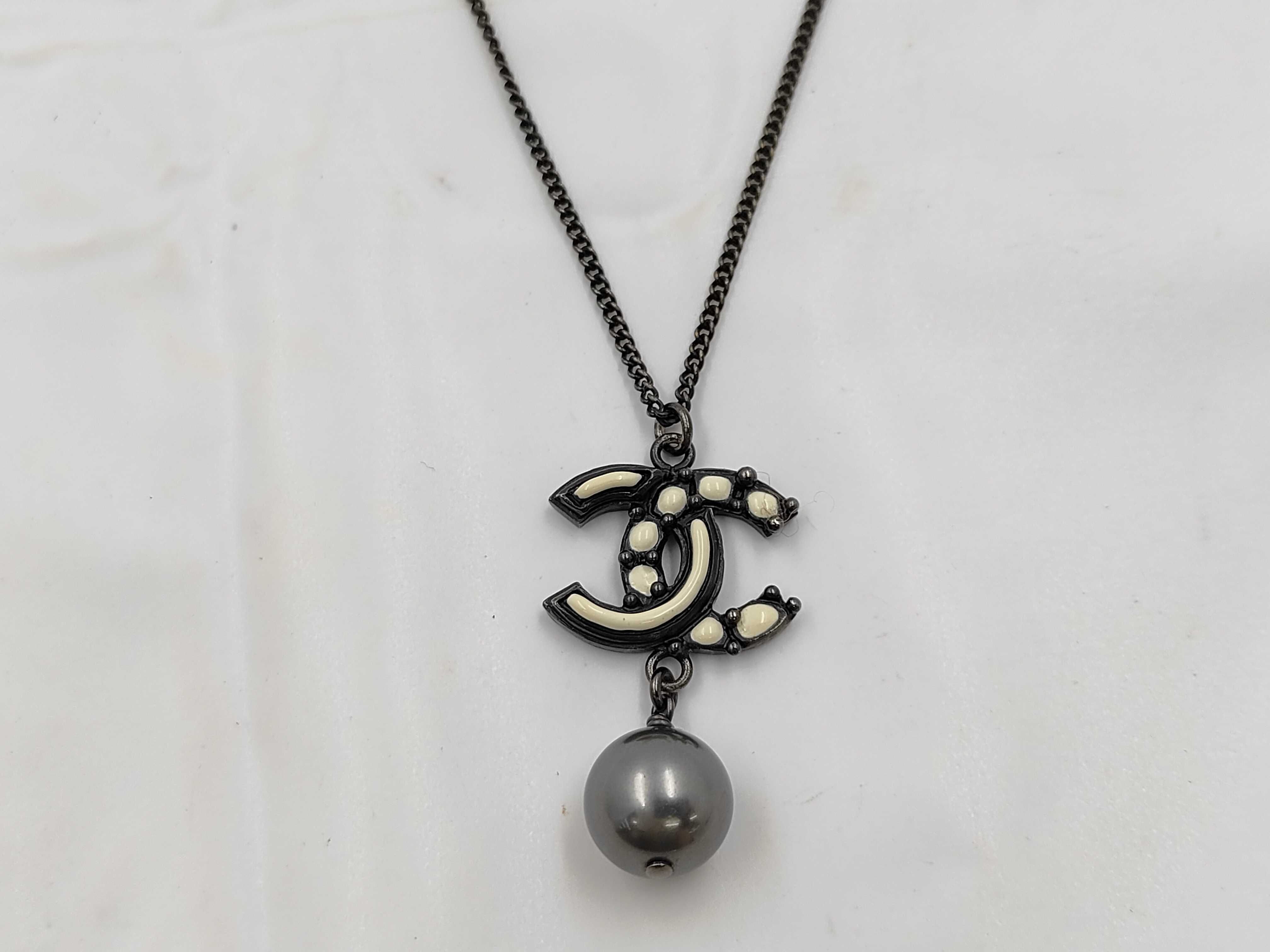 necklace B12A — view 2
