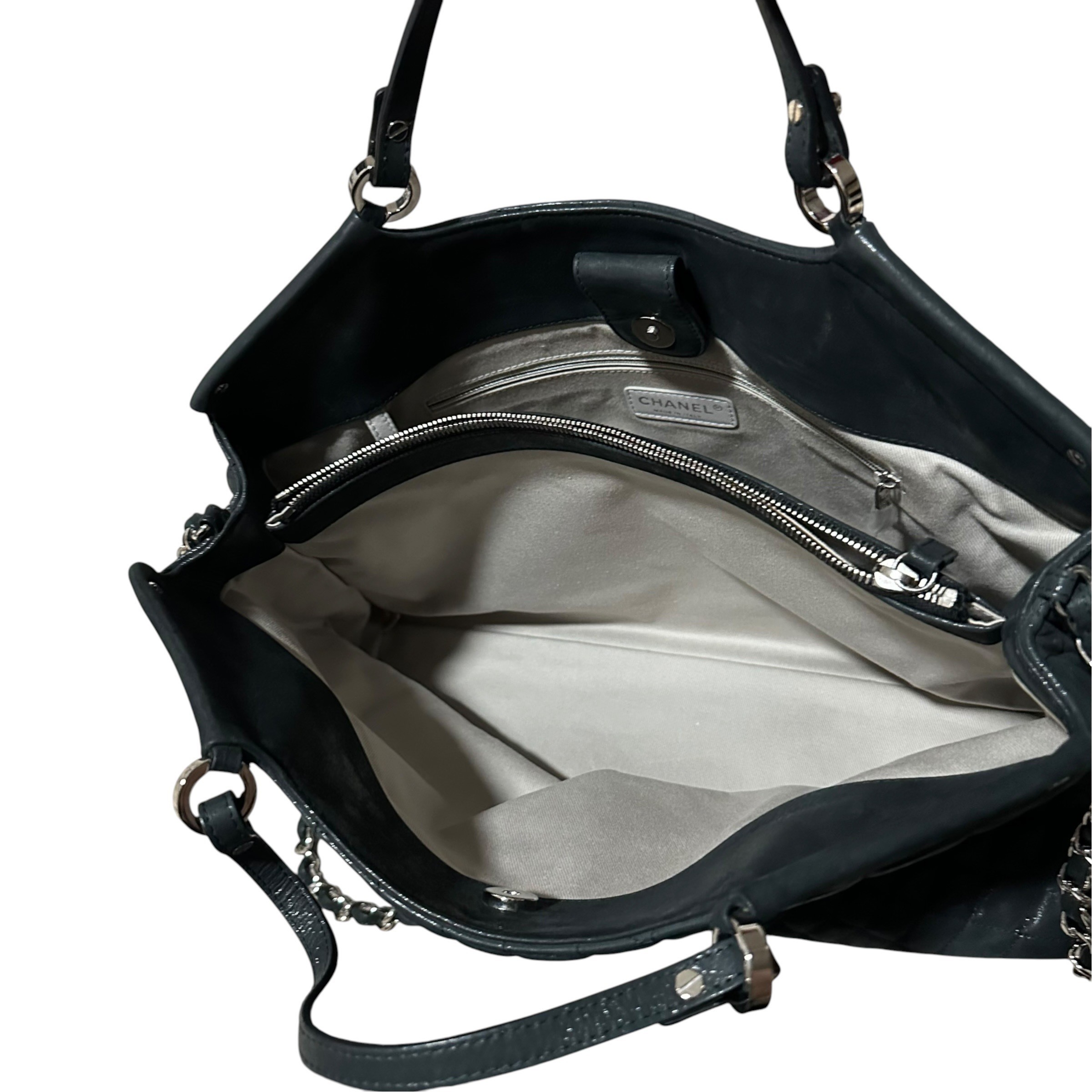 Quilted Large Sea Hit Tote Bag with Coco Mark - Black/Silver — view 9