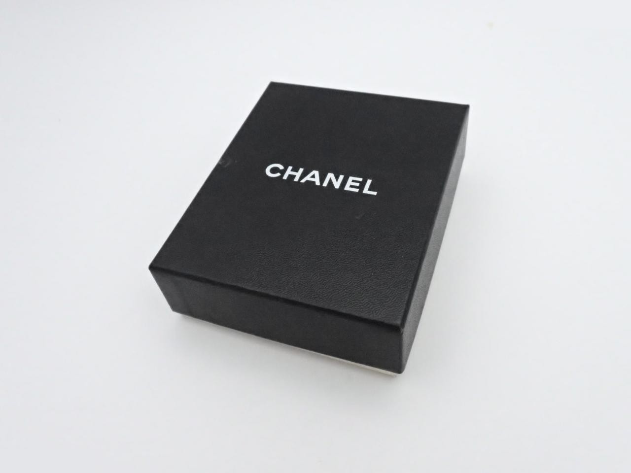 brooch — view 4