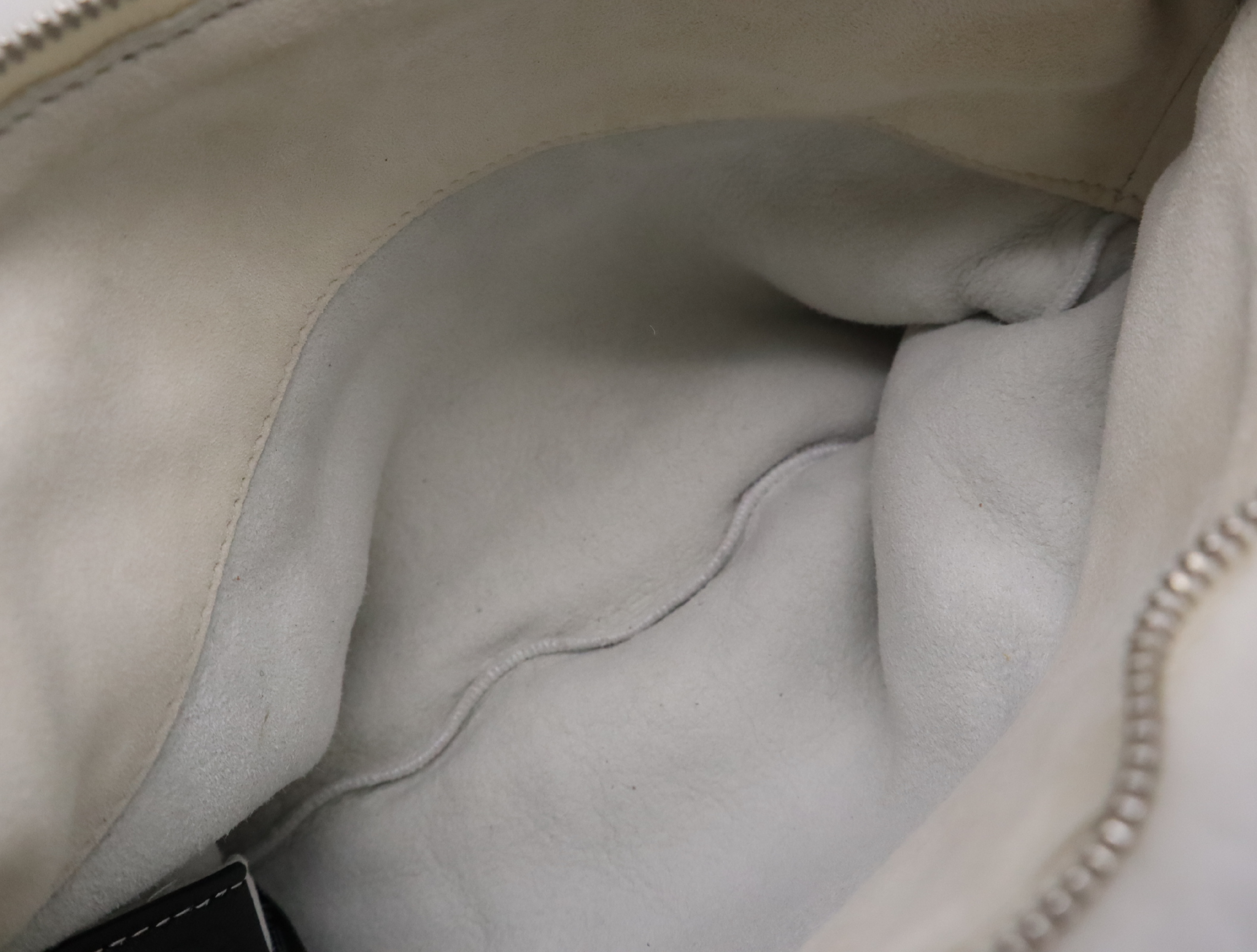 1BG427V Shearling Quilted Tote Bag with Pouch (White) — view 15