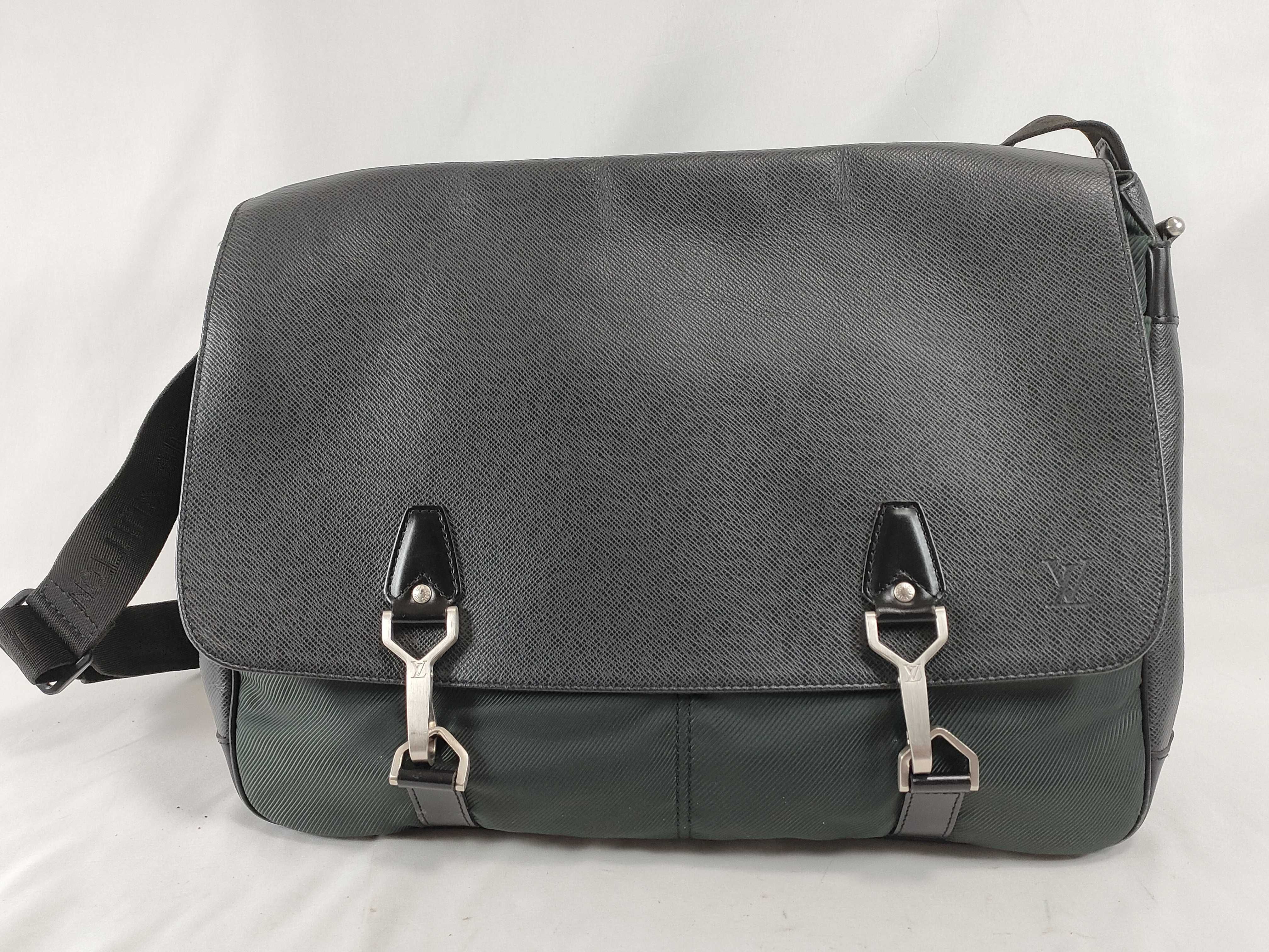 Taiga LV Taiga Delsu M30162 SP0051 Shoulder Bag