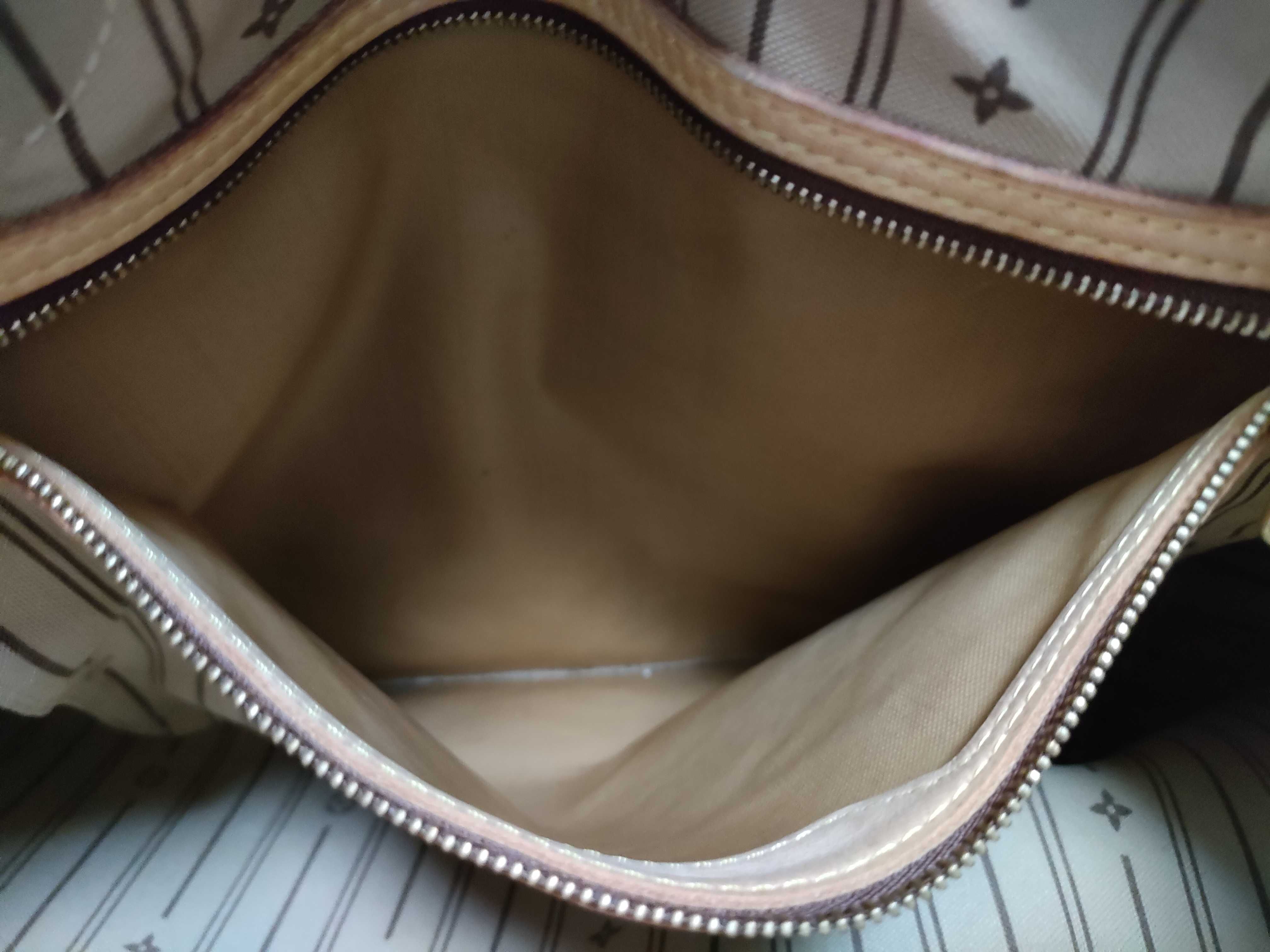Monogram Louis Vuitton Monogram Neverfull GM Tote Bag — view 11