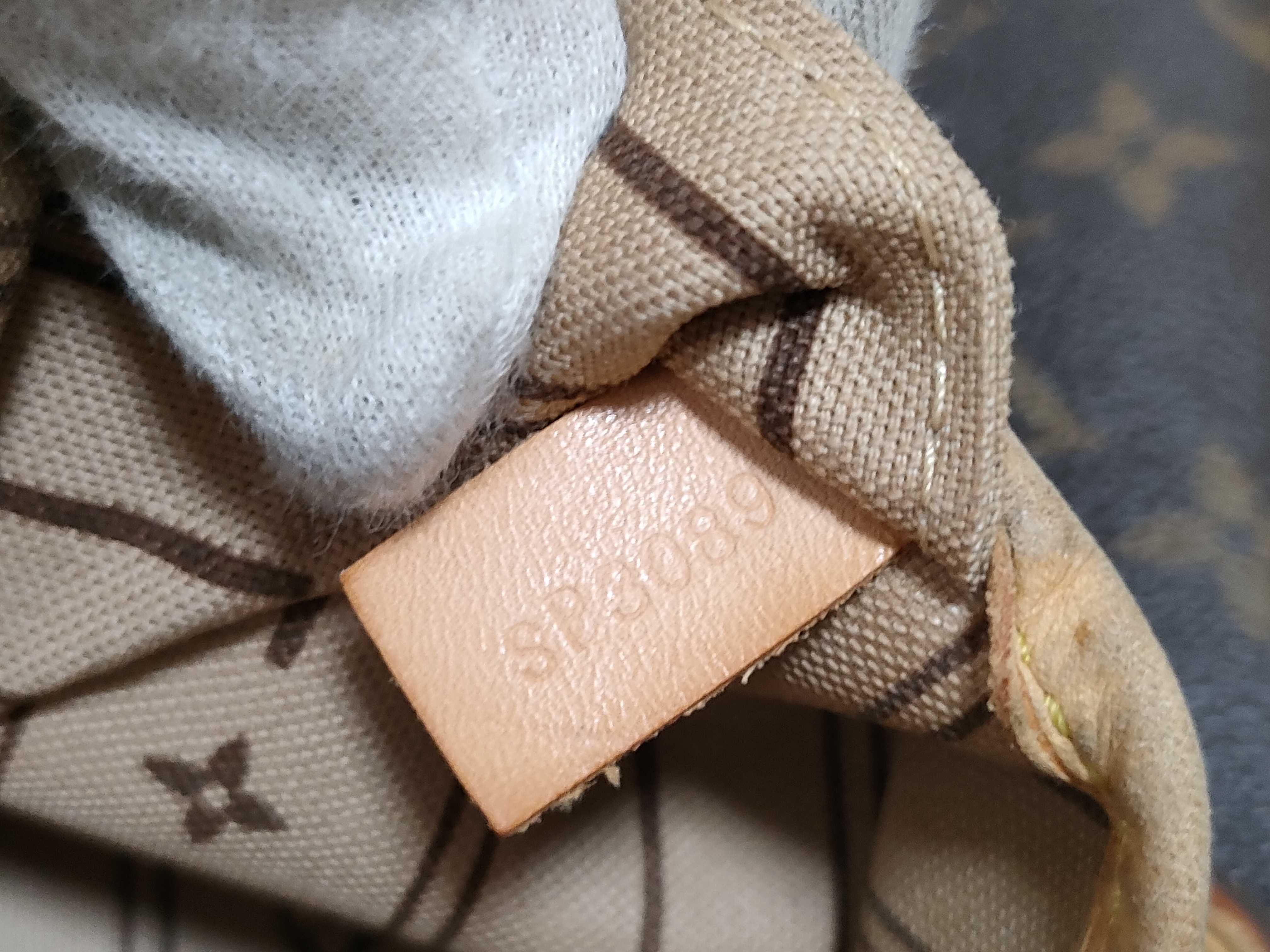 Monogram Louis Vuitton Monogram Neverfull GM Tote Bag — view 13