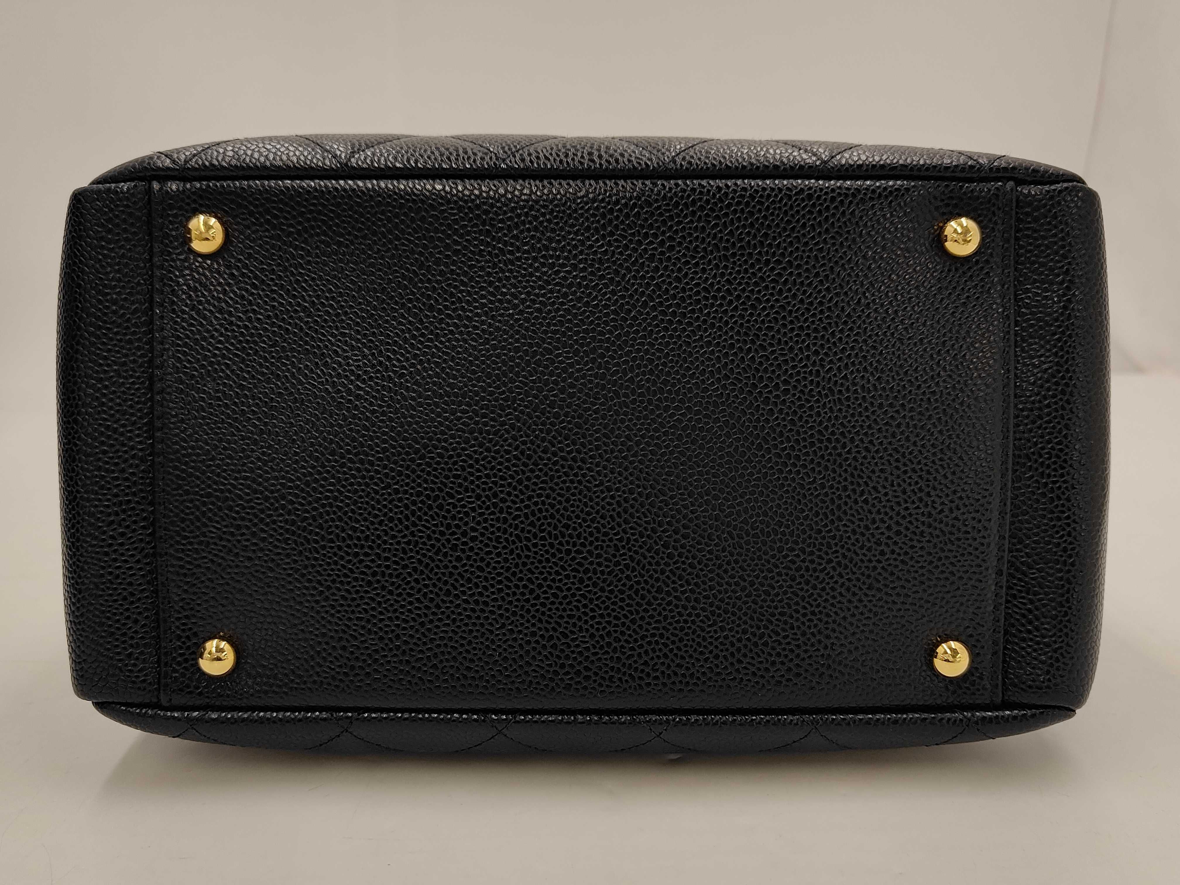 Caviar Skin Chain Tote Bag (Serial No. 8) — view 3