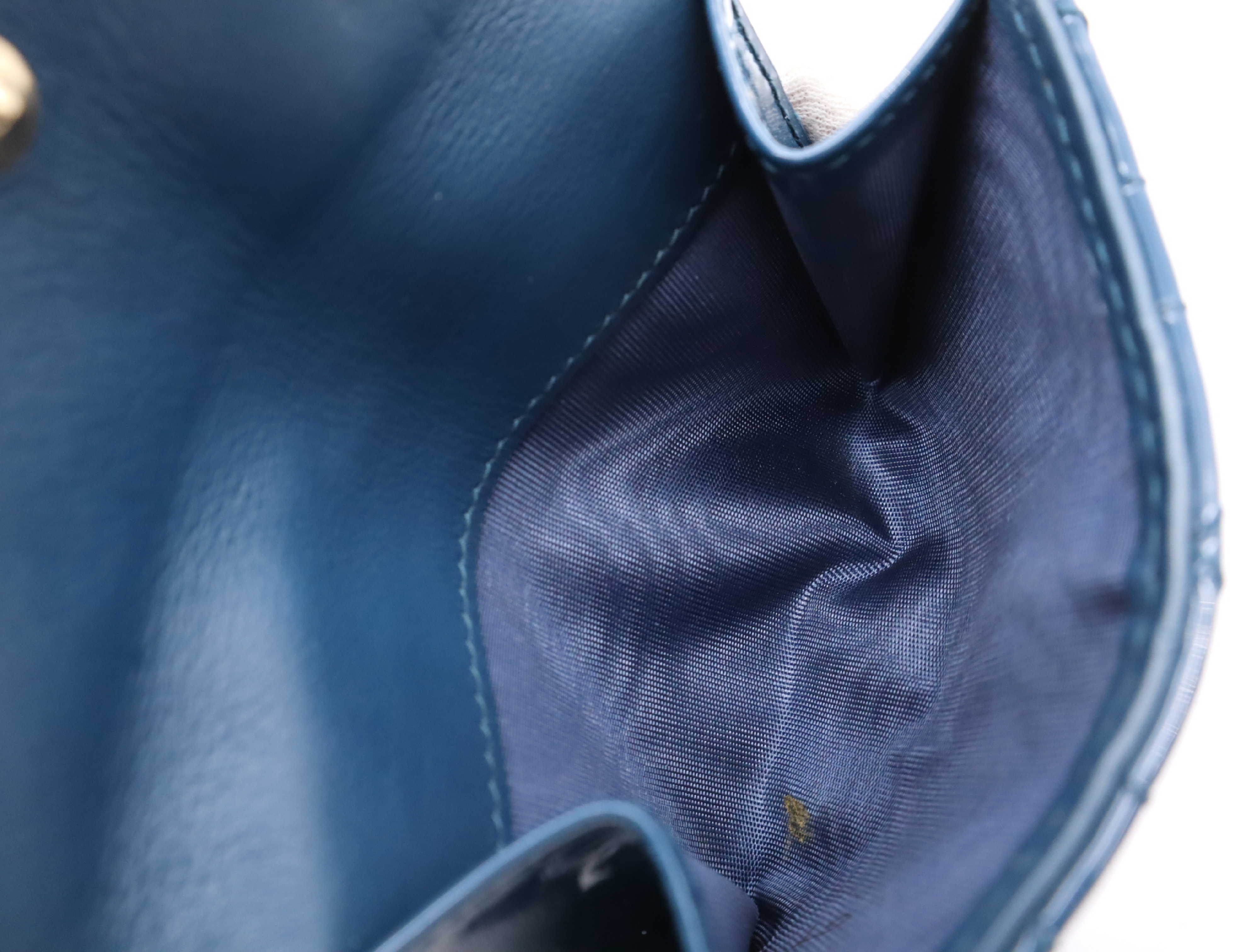 S0181OVRB Cannage Patent Calfskin Lady Lotus Wallet Blue (Comes with Box and Dust Bag) — view 11