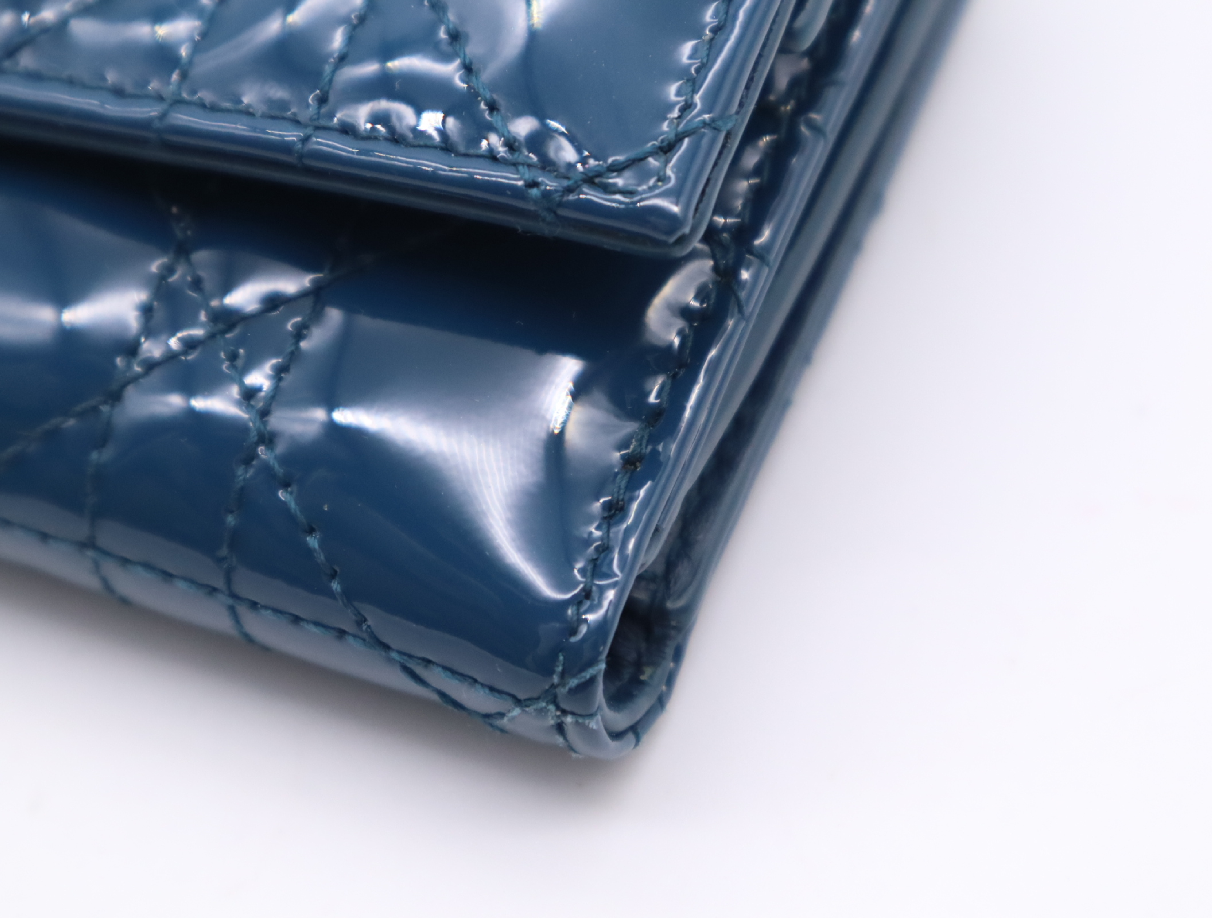 S0181OVRB Cannage Patent Calfskin Lady Lotus Wallet Blue (Comes with Box and Dust Bag) — view 7