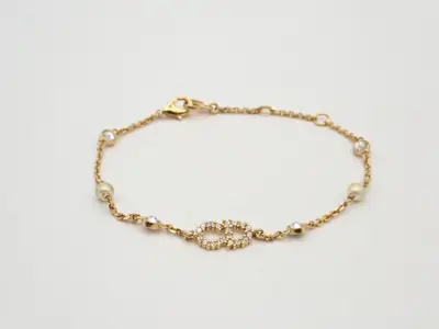 Other items in the line: Precious metal bracelets and bangles (metal), wrist circumference approximately 18.5 cm.