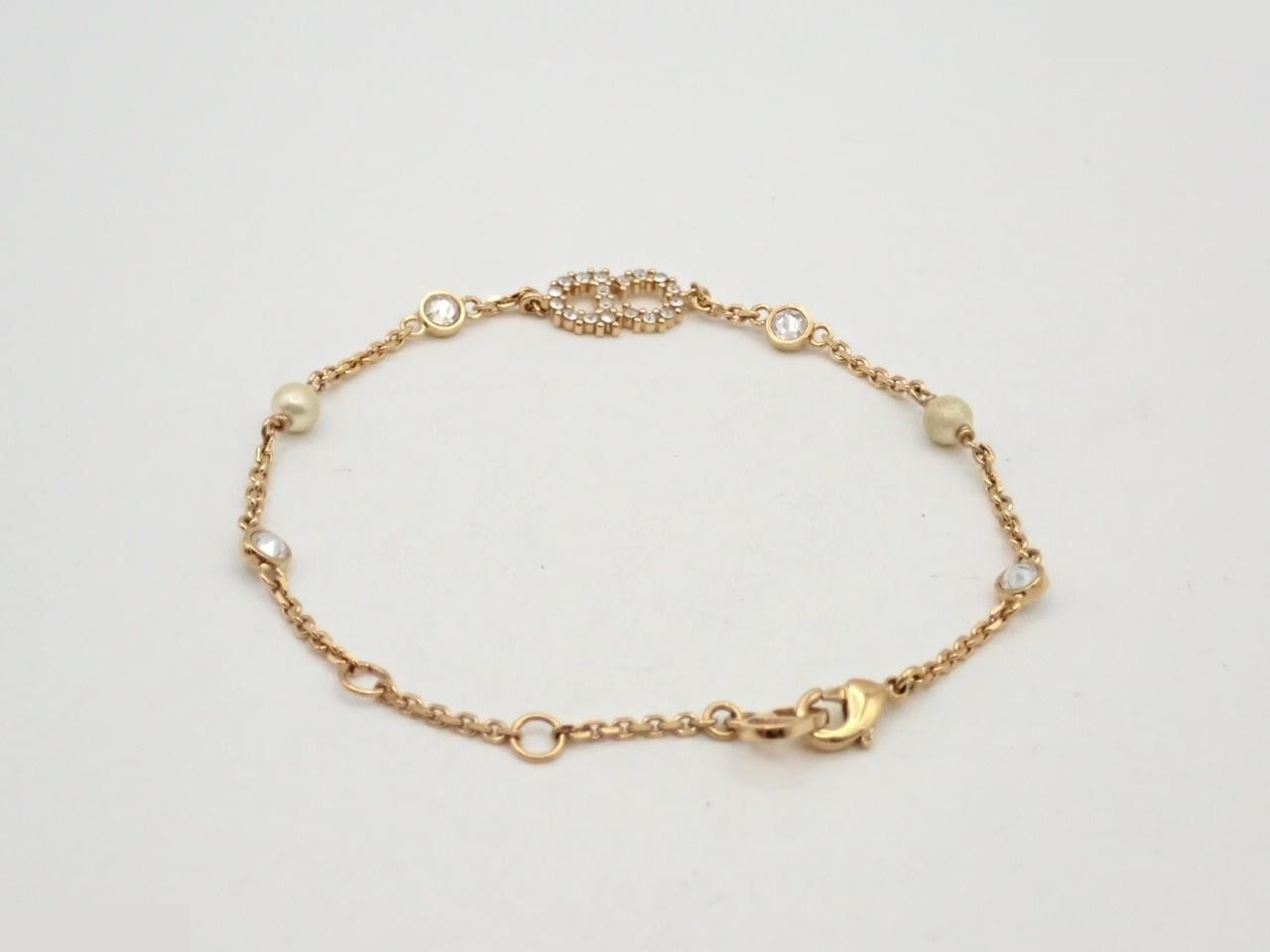 Other items in the line: Precious metal bracelets and bangles (metal), wrist circumference approximately 18.5 cm. — view 2