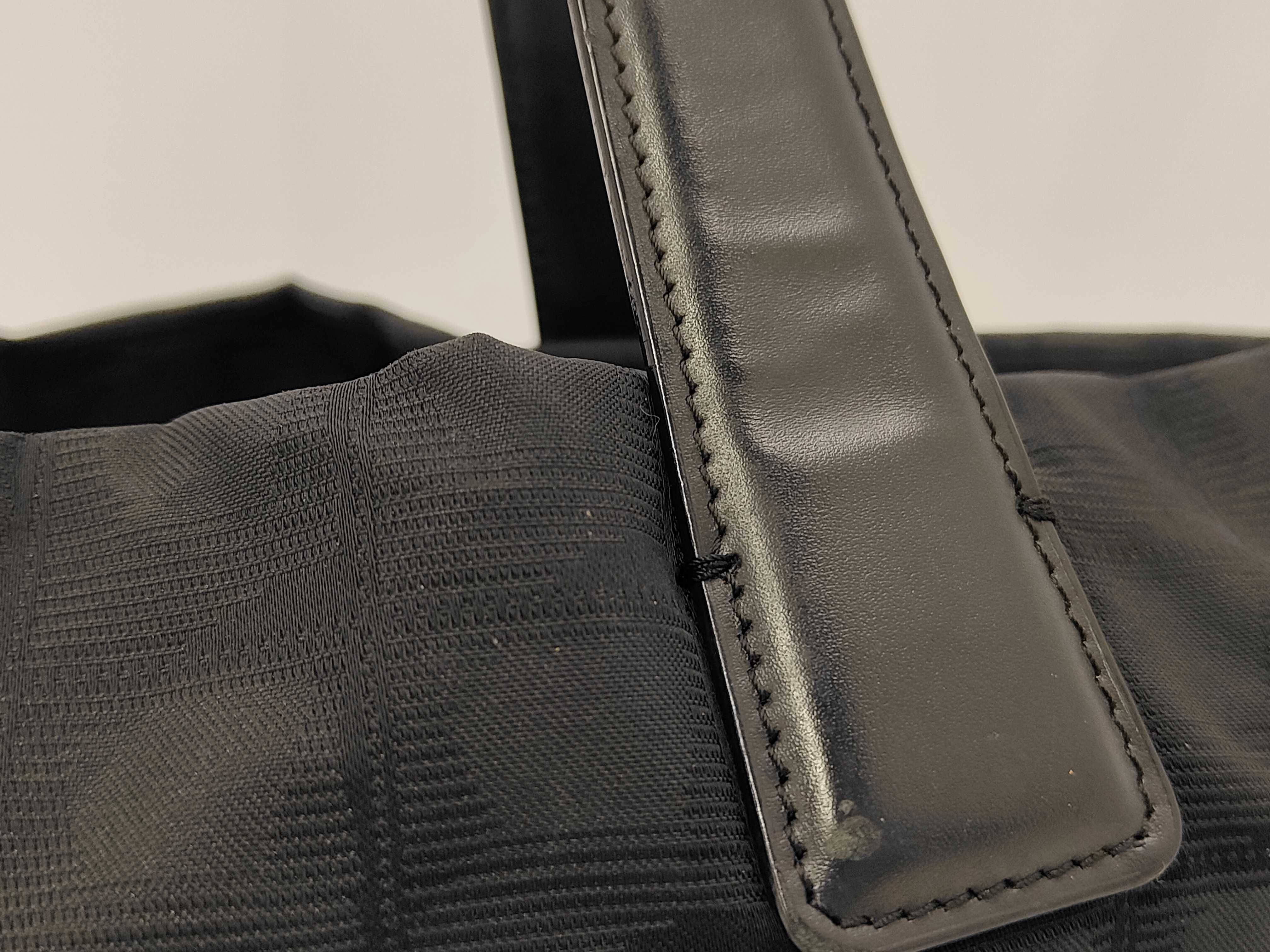 New Travel Line Shoulder Bag, Black, with serial number sticker, Tote Bag — view 3