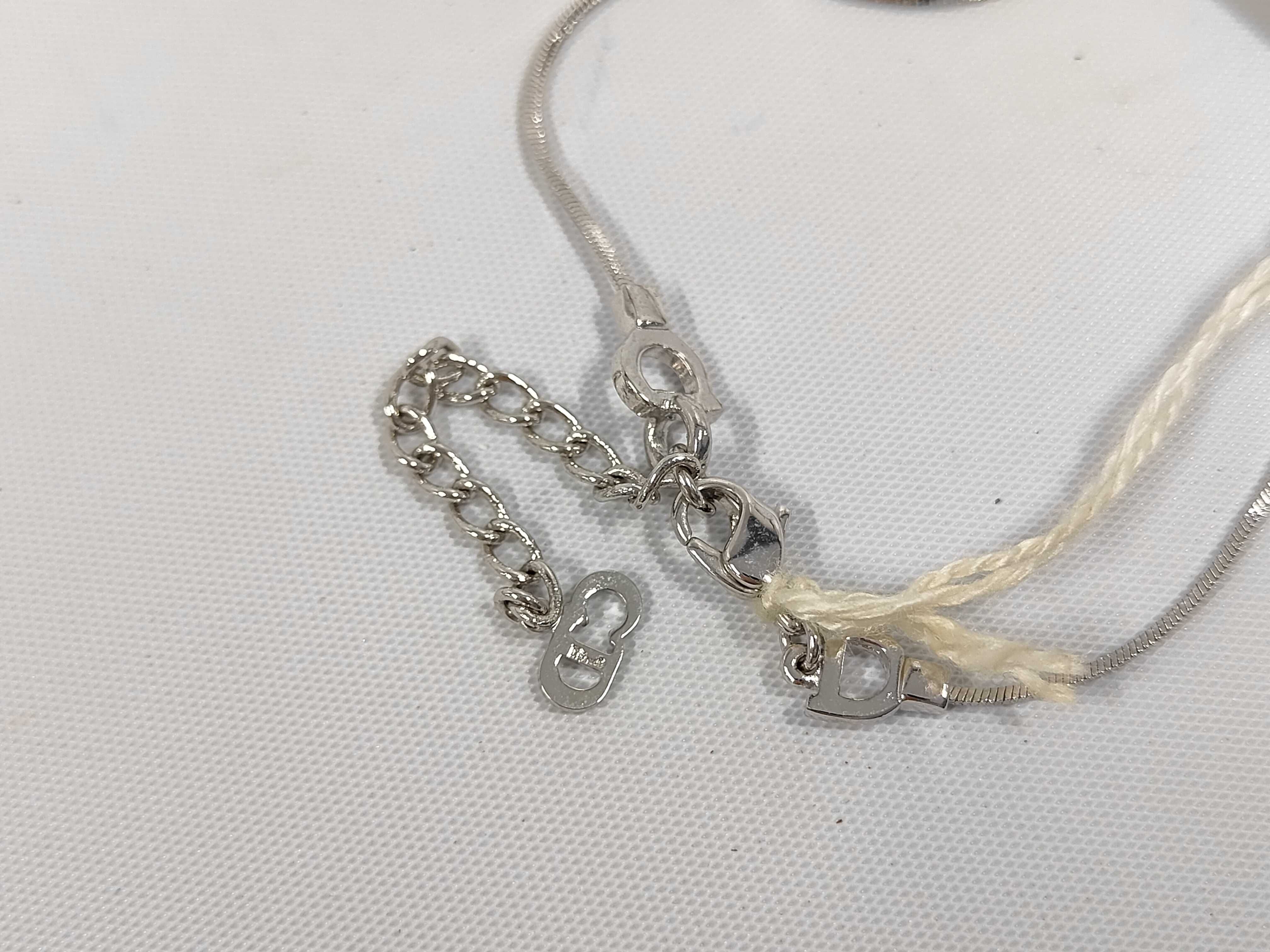 Hands of Love Cadena Necklace — view 4