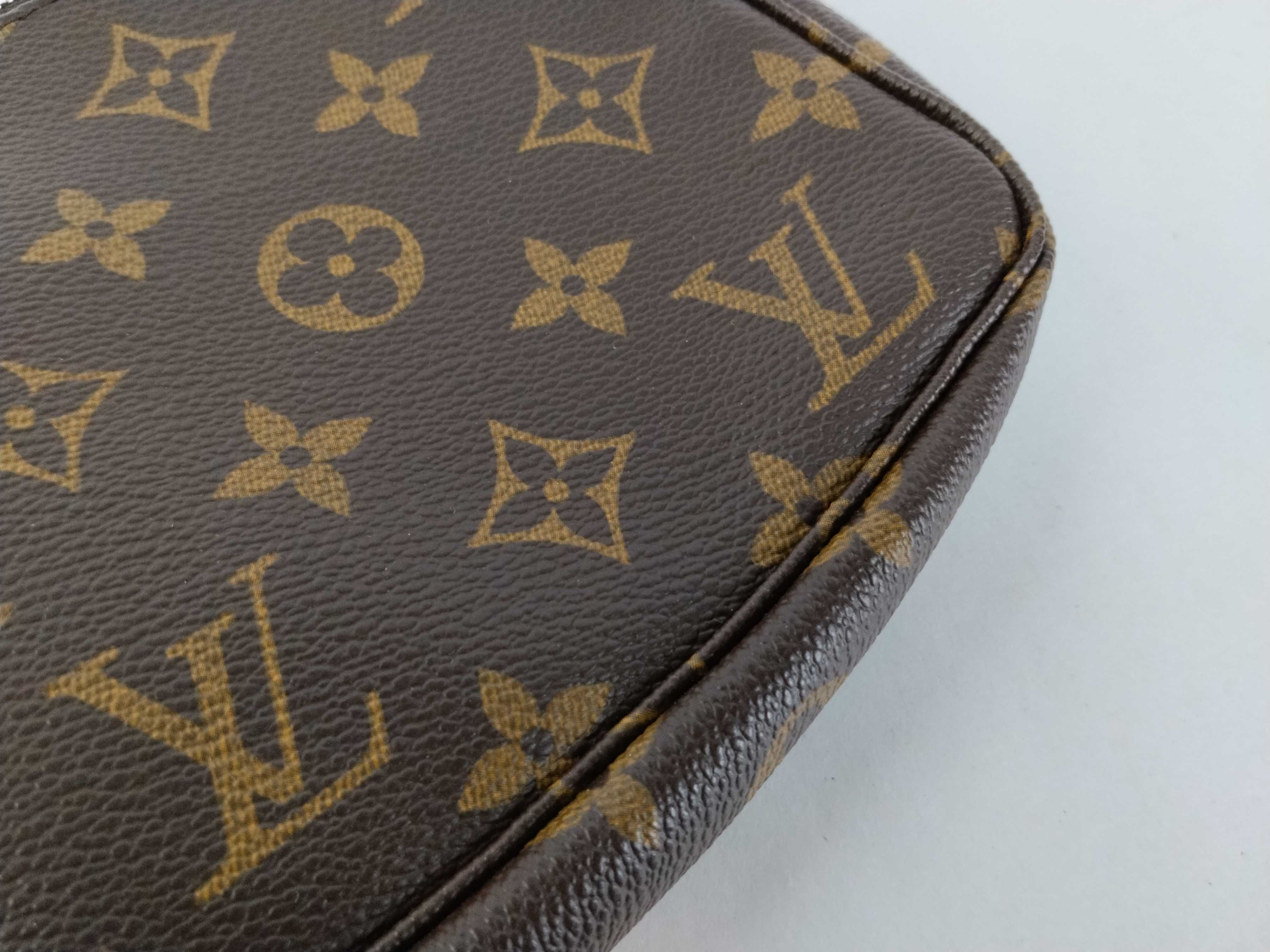Monogram Louis Vuitton Monogram Pouch Pochette Accessoires M51980 Pouch — view 12
