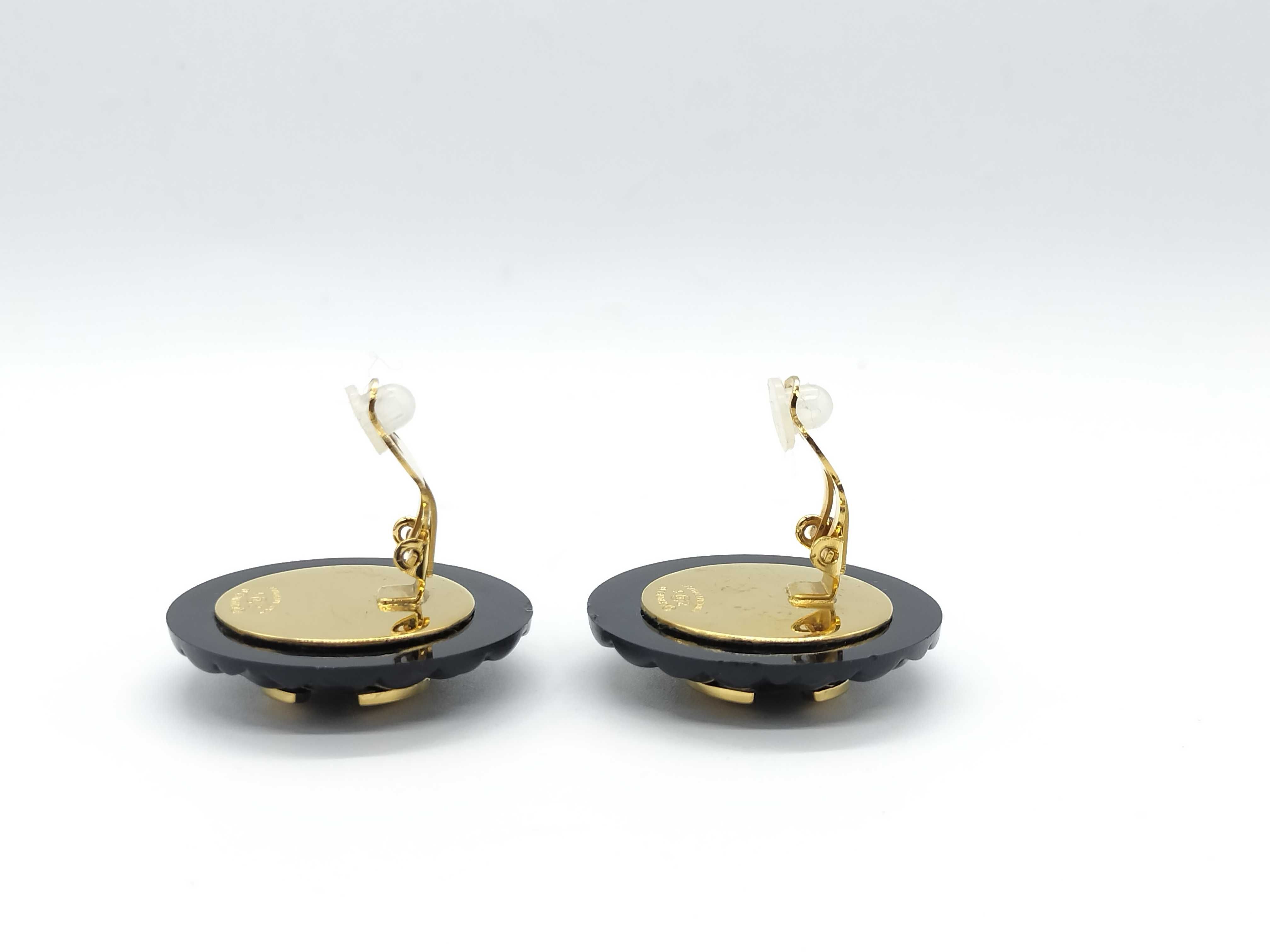 Matelassé Earrings Victoire de Castellane 23 Matelassé Coco Mark Earrings — view 4