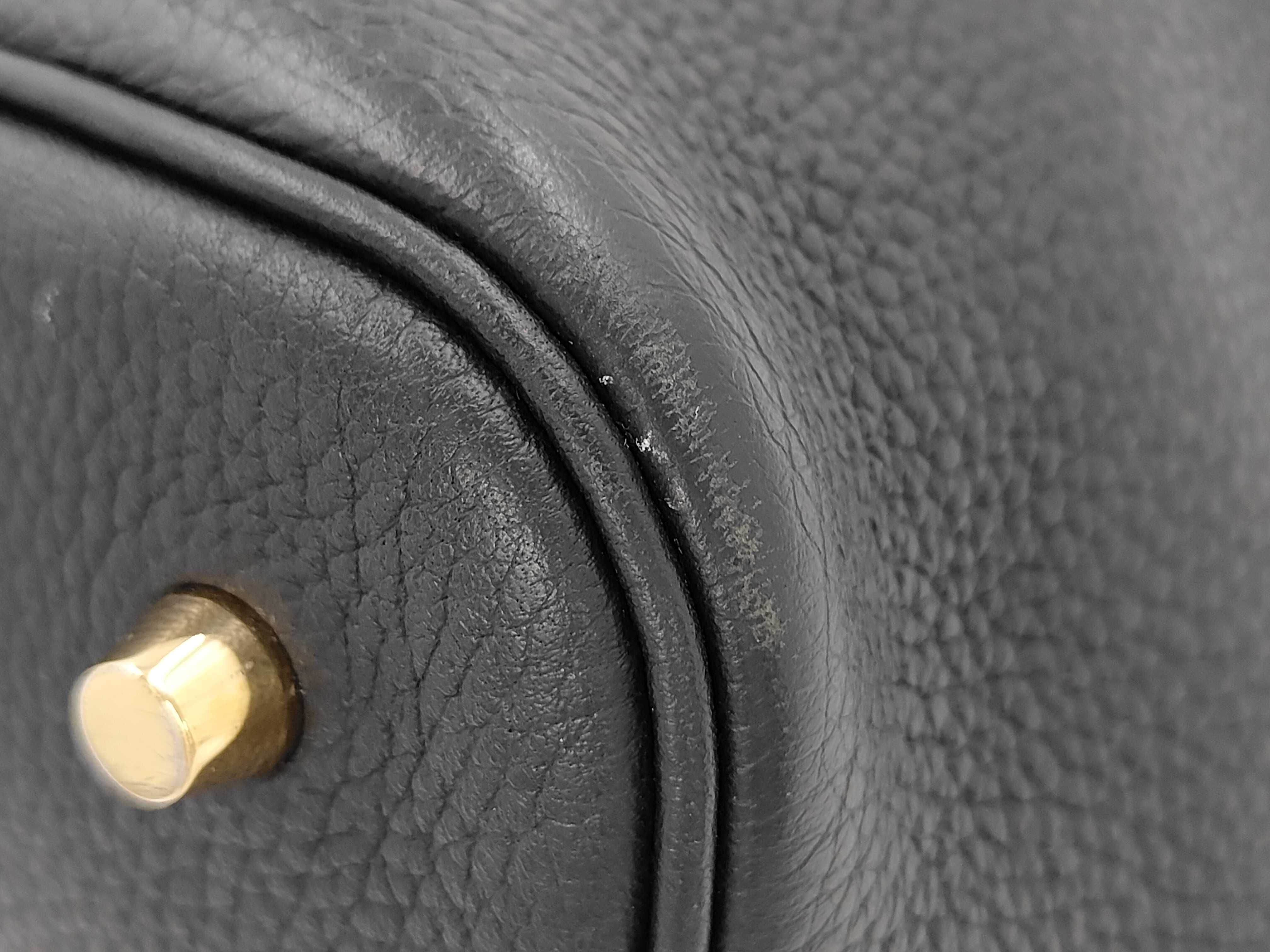 Picotin Lock MM Handbag, Gris Misty/Champagne Gold Hardware, Taurillon Clemence Leather, Y Stamp — view 4
