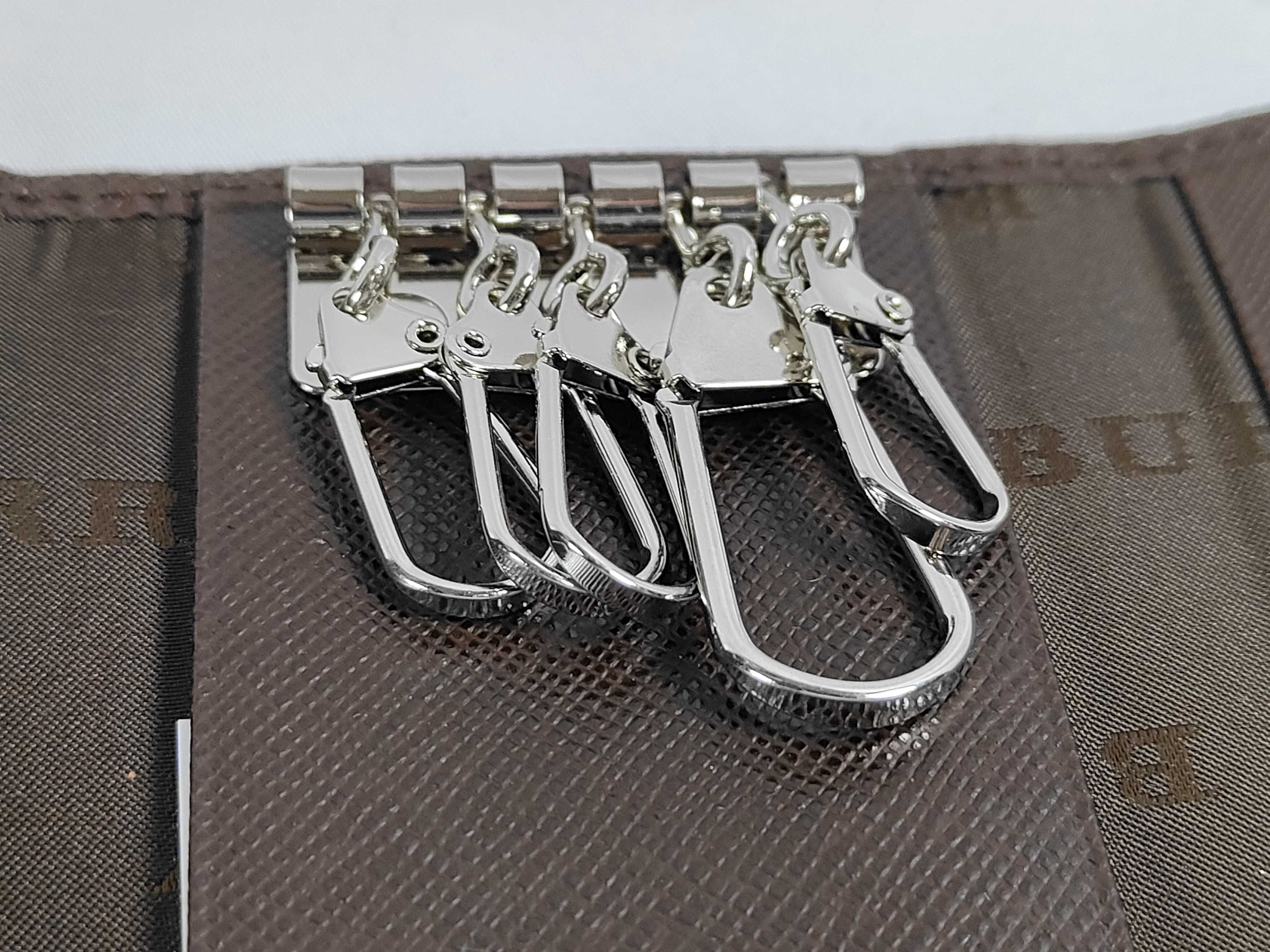 Unused Nova Check Key Case, 5 Hooks, with Box — view 8