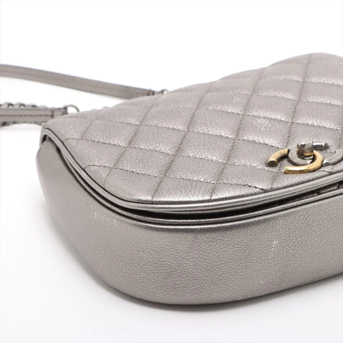 Matelassé Leather Single Flap Double Chain Bag, Silver with Gunmetal Hardware, Item Number 23219965 (Serial Number in the 23s range) — view 4