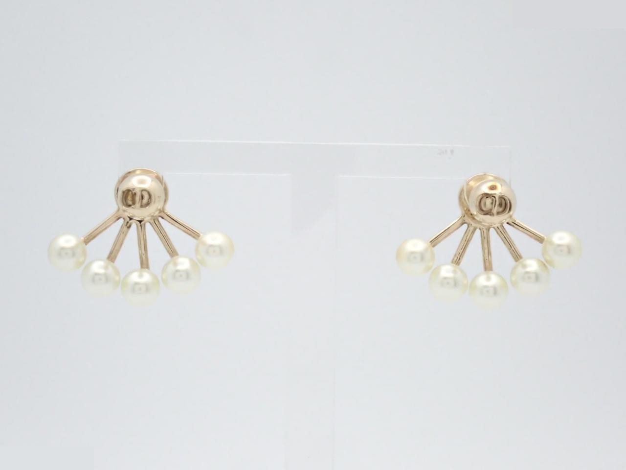 Gold pearl earrings