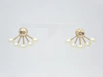 Gold pearl earrings