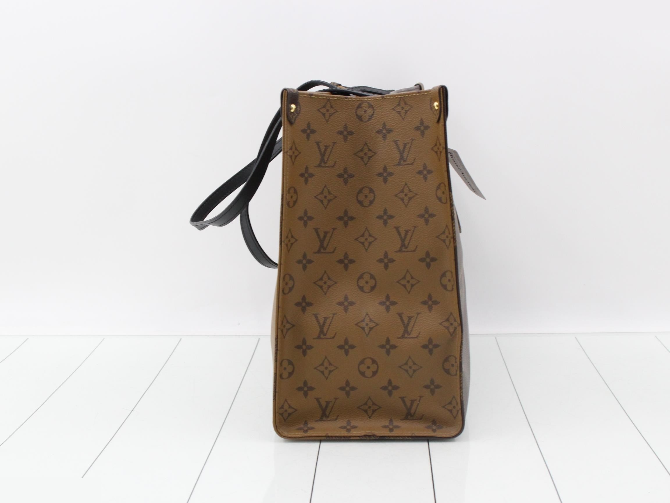Monogram Giant Reverse OnTheGo GM 2-Way Tote Bag — view 4