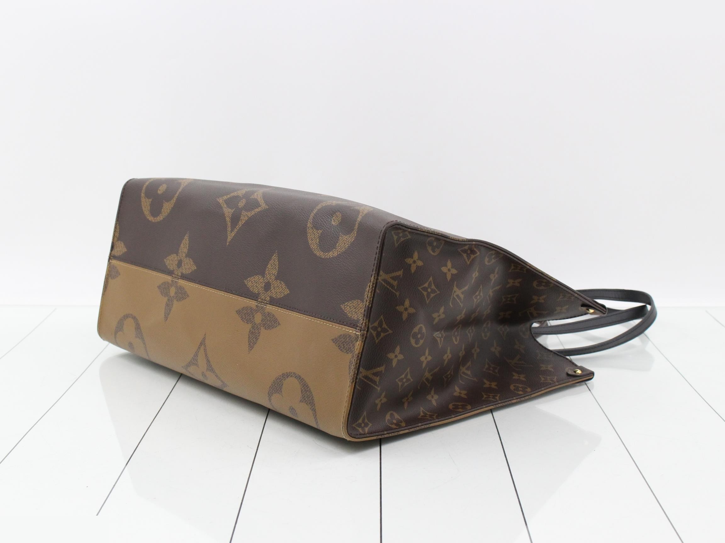 Monogram Giant Reverse OnTheGo GM 2-Way Tote Bag — view 6