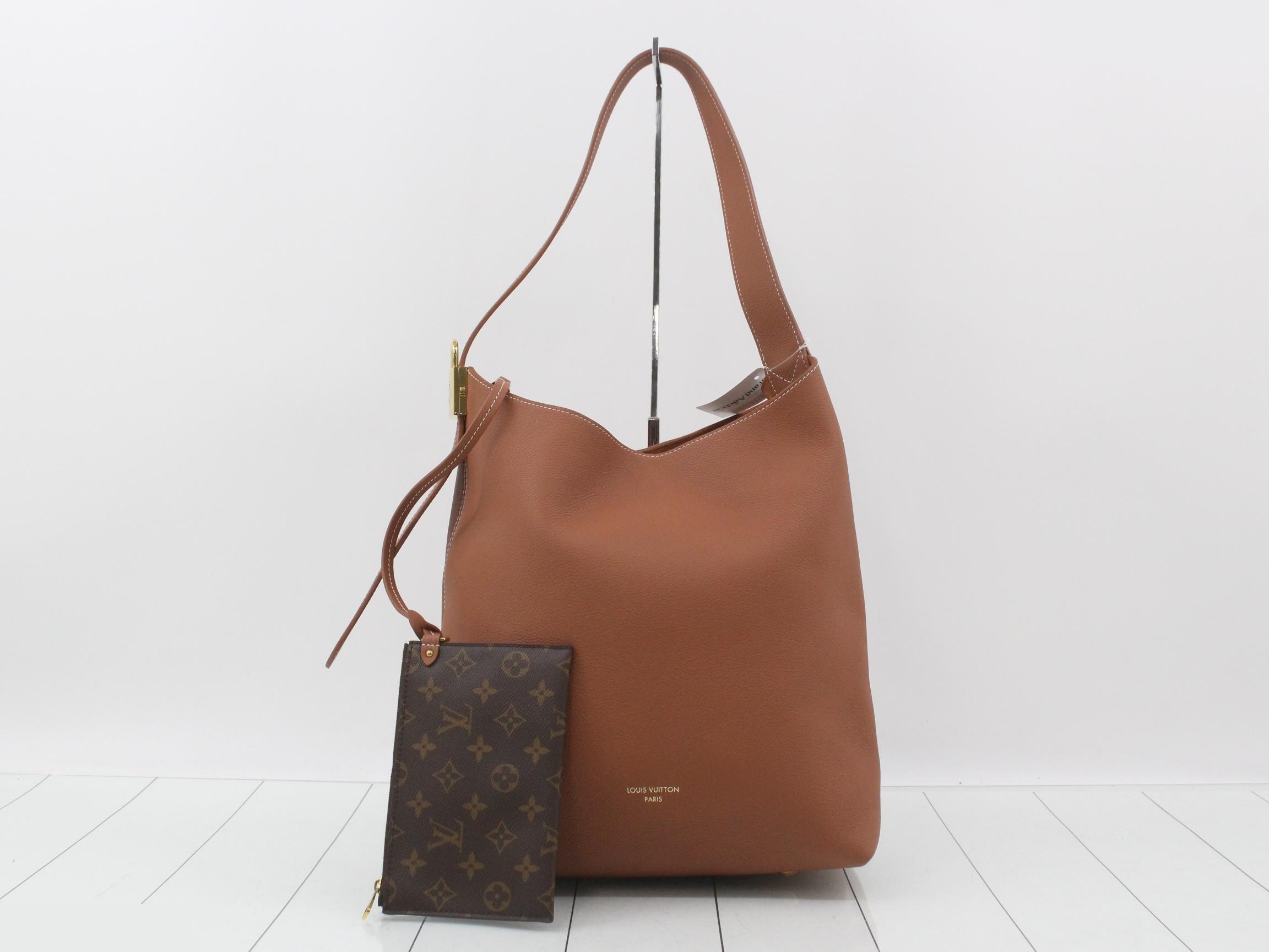 Low Key Hobo MM Cognac Shoulder Bag