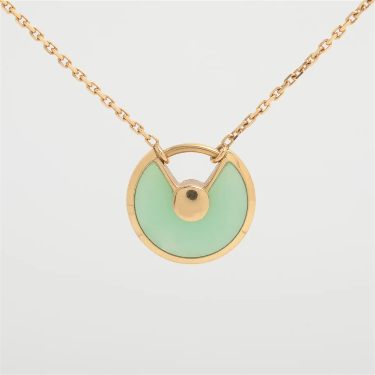 Amulette de Cartier Chrysoprase Diamond Necklace 750 (Yellow Gold) 3.2g BXX930 — view 2