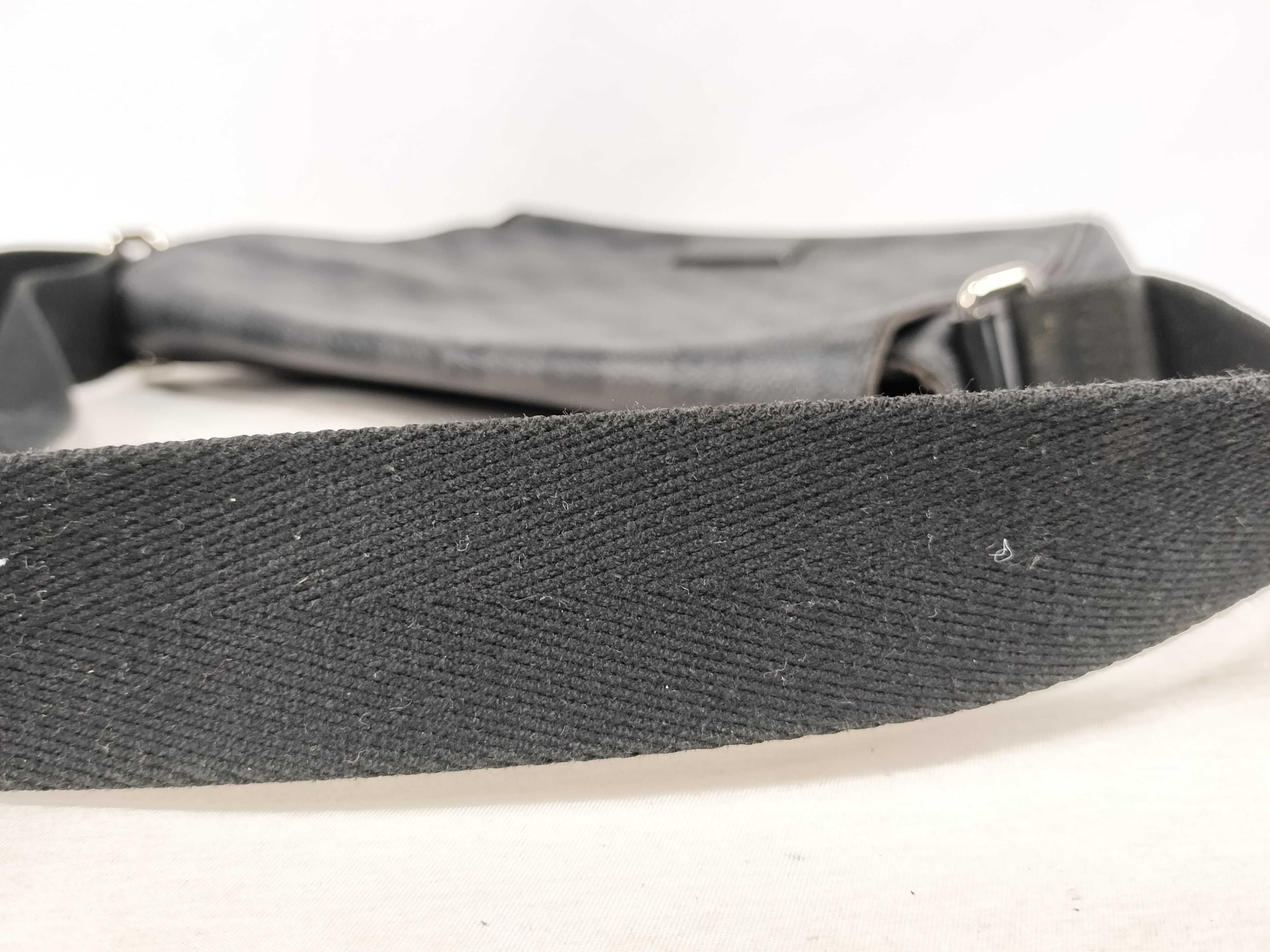 Damier District PM Damier Graphite Shoulder Bag — view 4